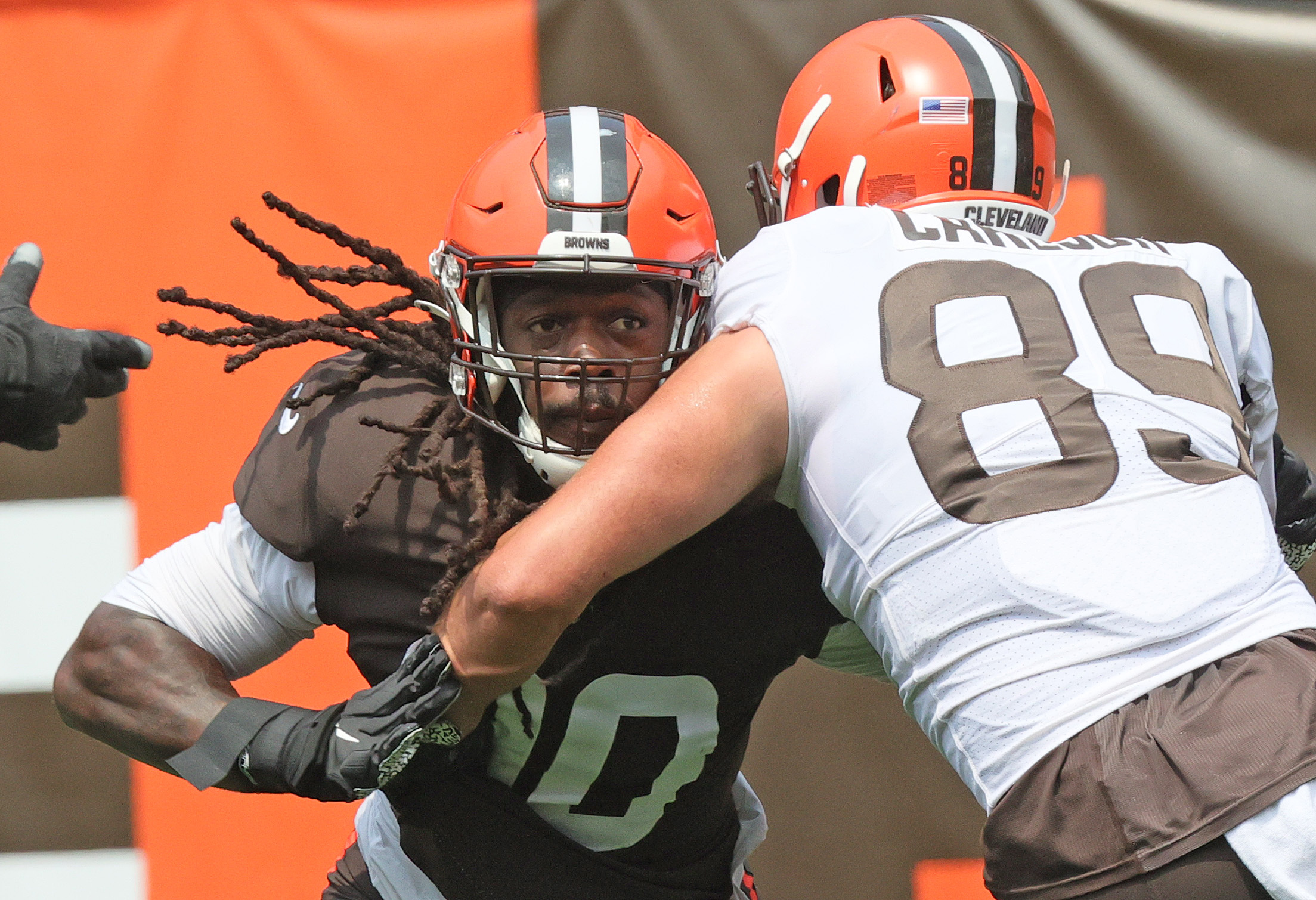 Cleveland Browns tight end Stephen Carlson on the field during the