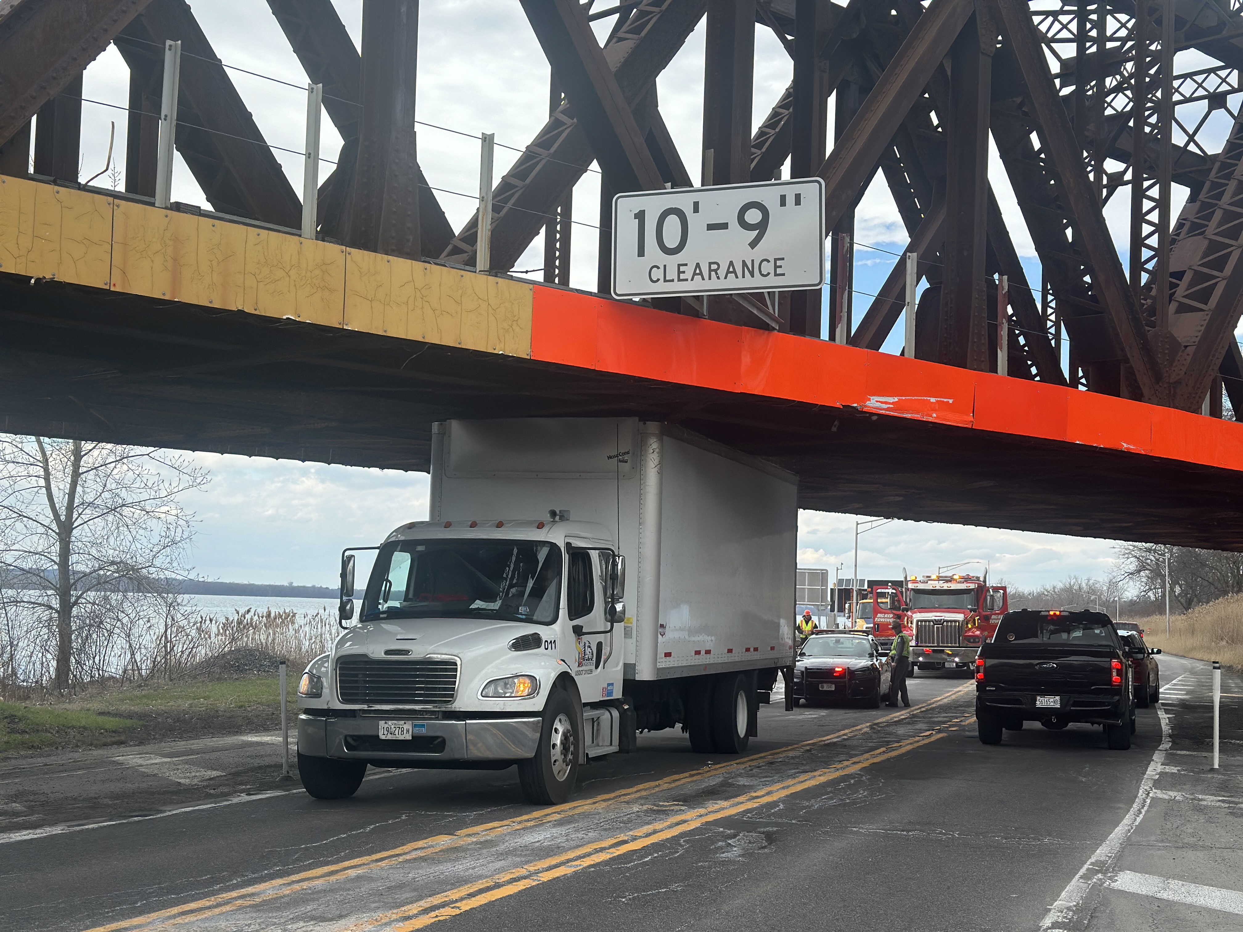 Out-of-state driver of truck that hit Onondaga Lake Parkway bridge