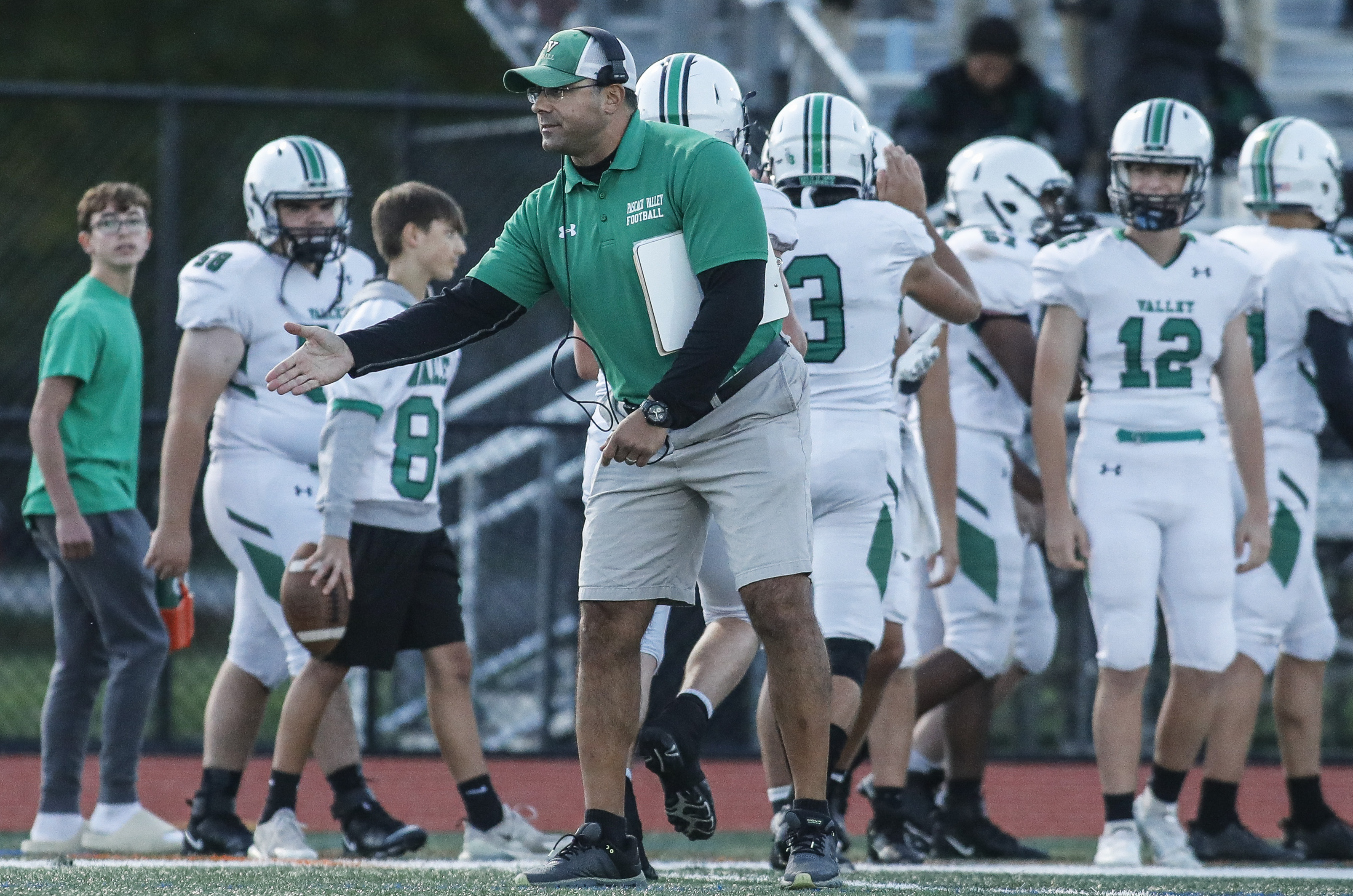 Football: River Dell vs. Pascack Valley on October 14, 2022 - nj.com