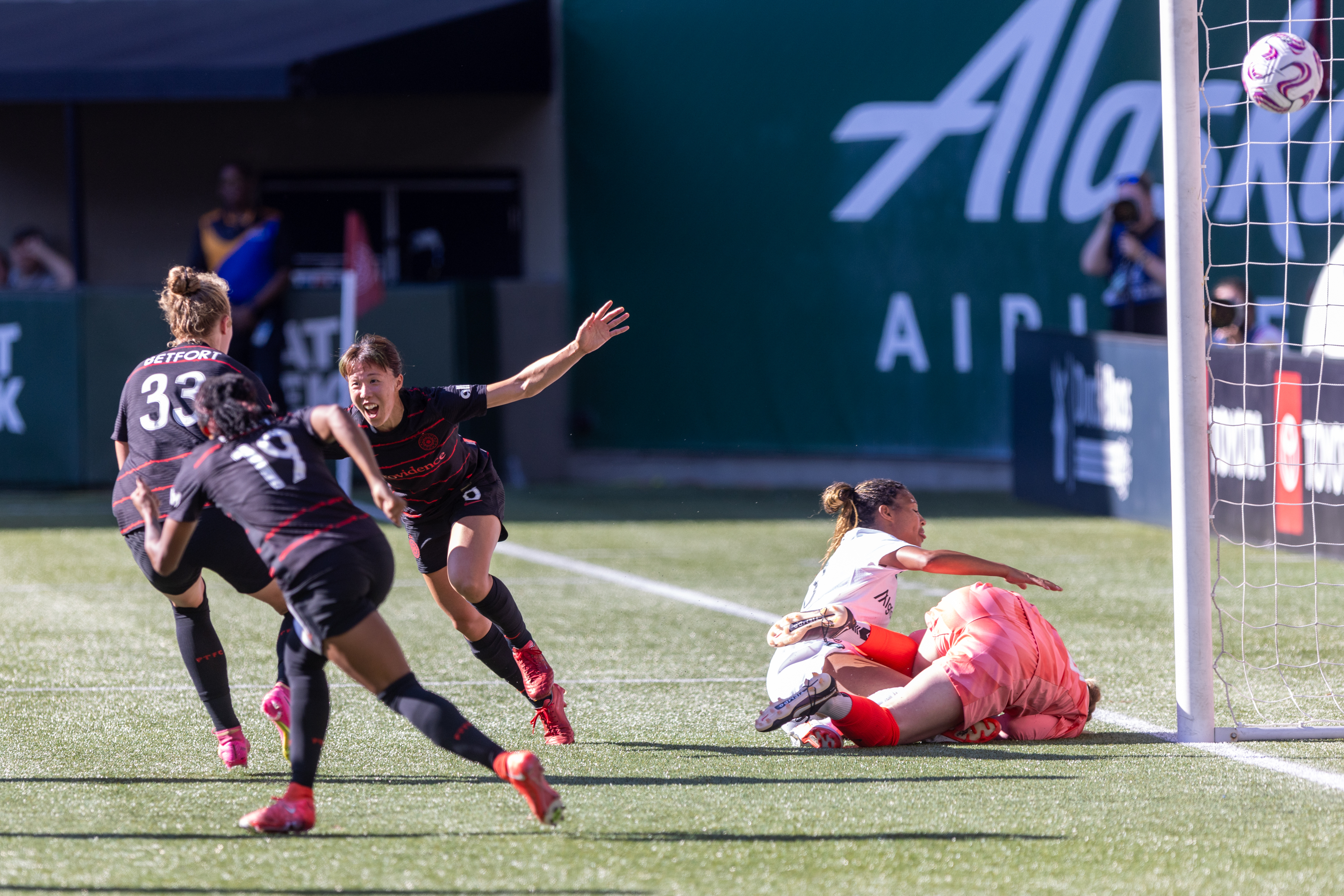 Alaska Airlines keeping its name on Portland Timbers jerseys - Portland  Business Journal