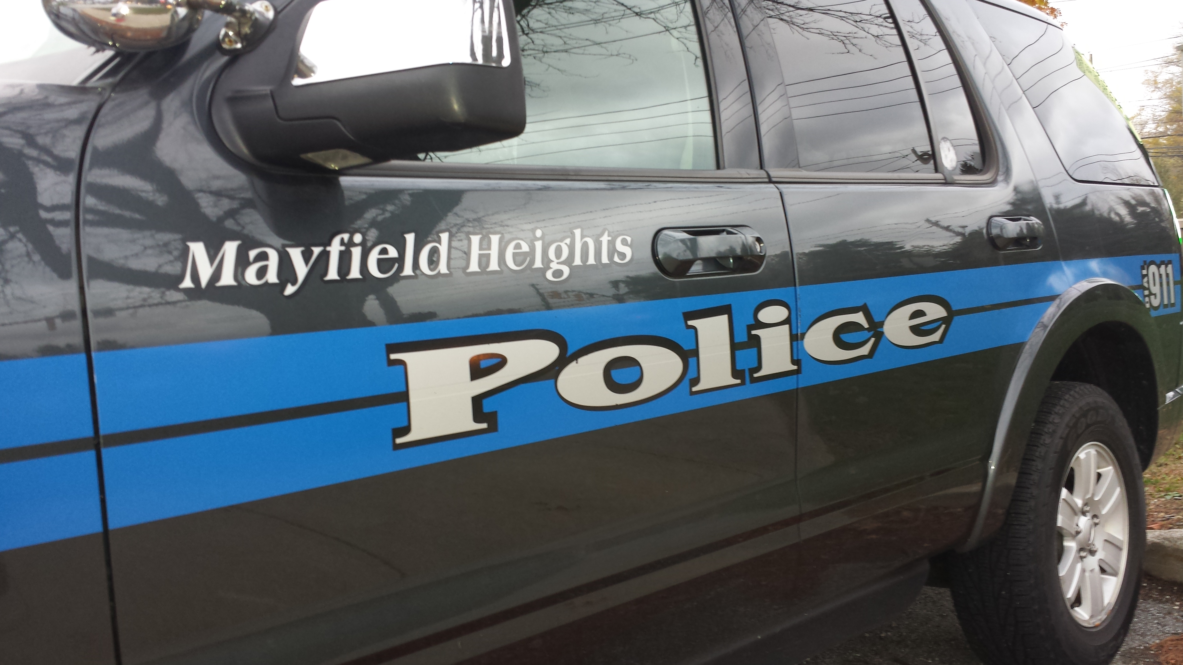 Man says naked woman used his garden hose to bathe: Mayfield Heights Police  Blotter 