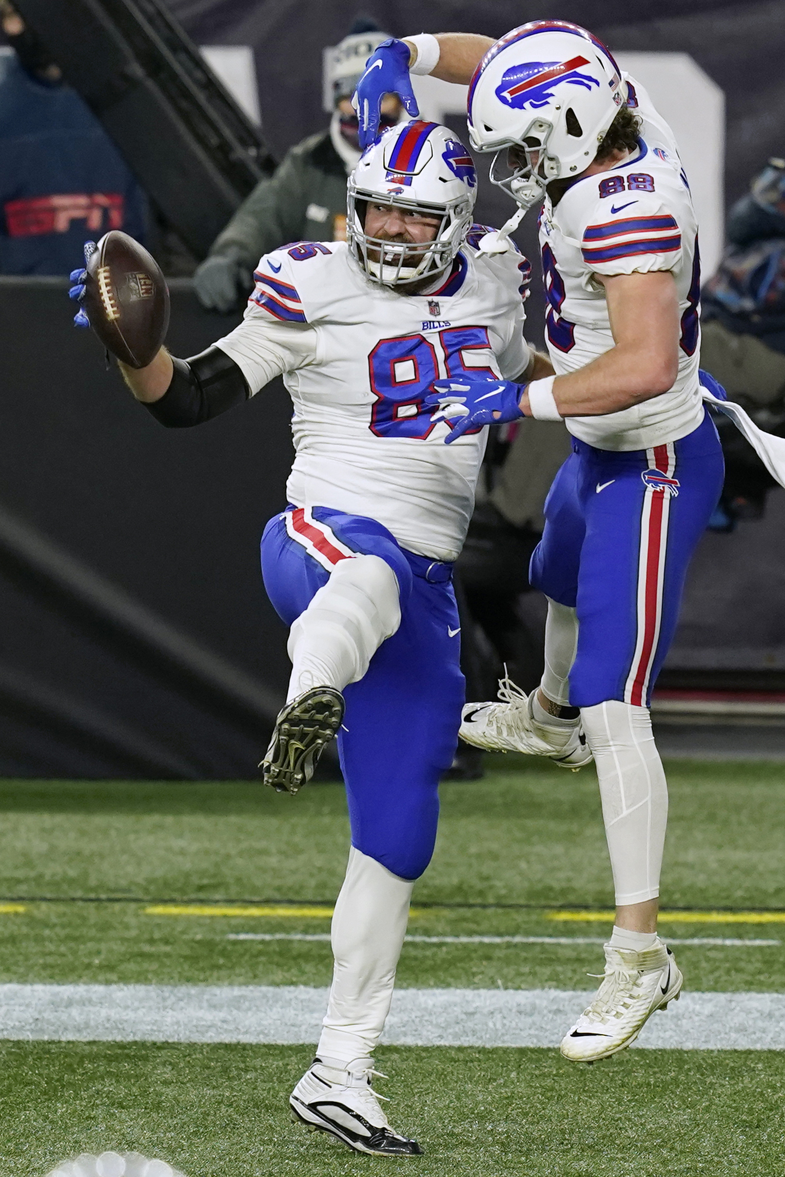 Stefon Diggs, Josh Allen rewriting Buffalo Bills record book; Buffalo  crushes Patriots 38-9: Instant observations 