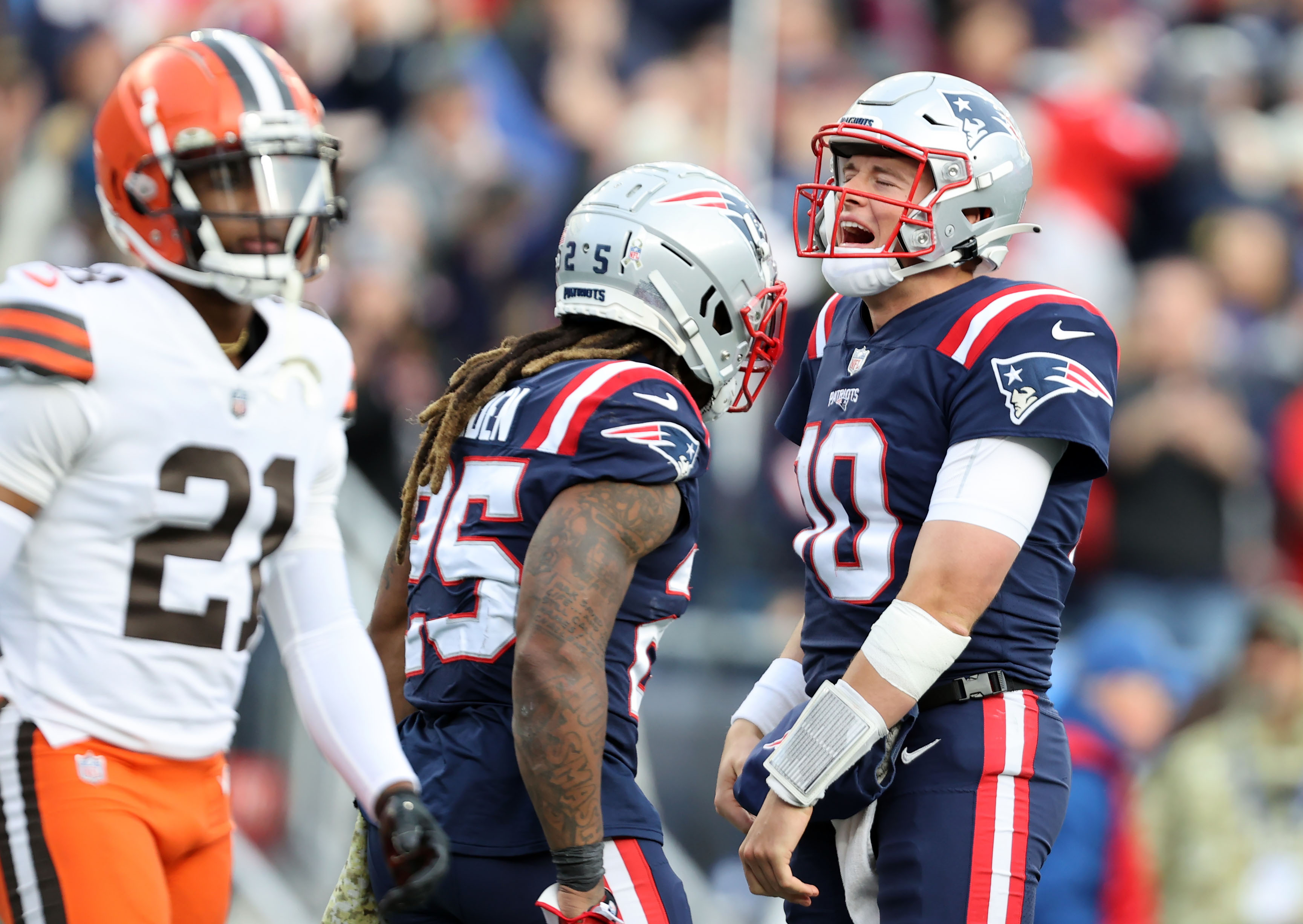 Bailey Zappe leads Patriots to dominant win over Cleveland Browns