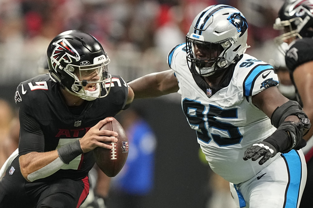 Carolina Panthers defensive tackle Derrick Brown runs a drill during  News Photo - Getty Images