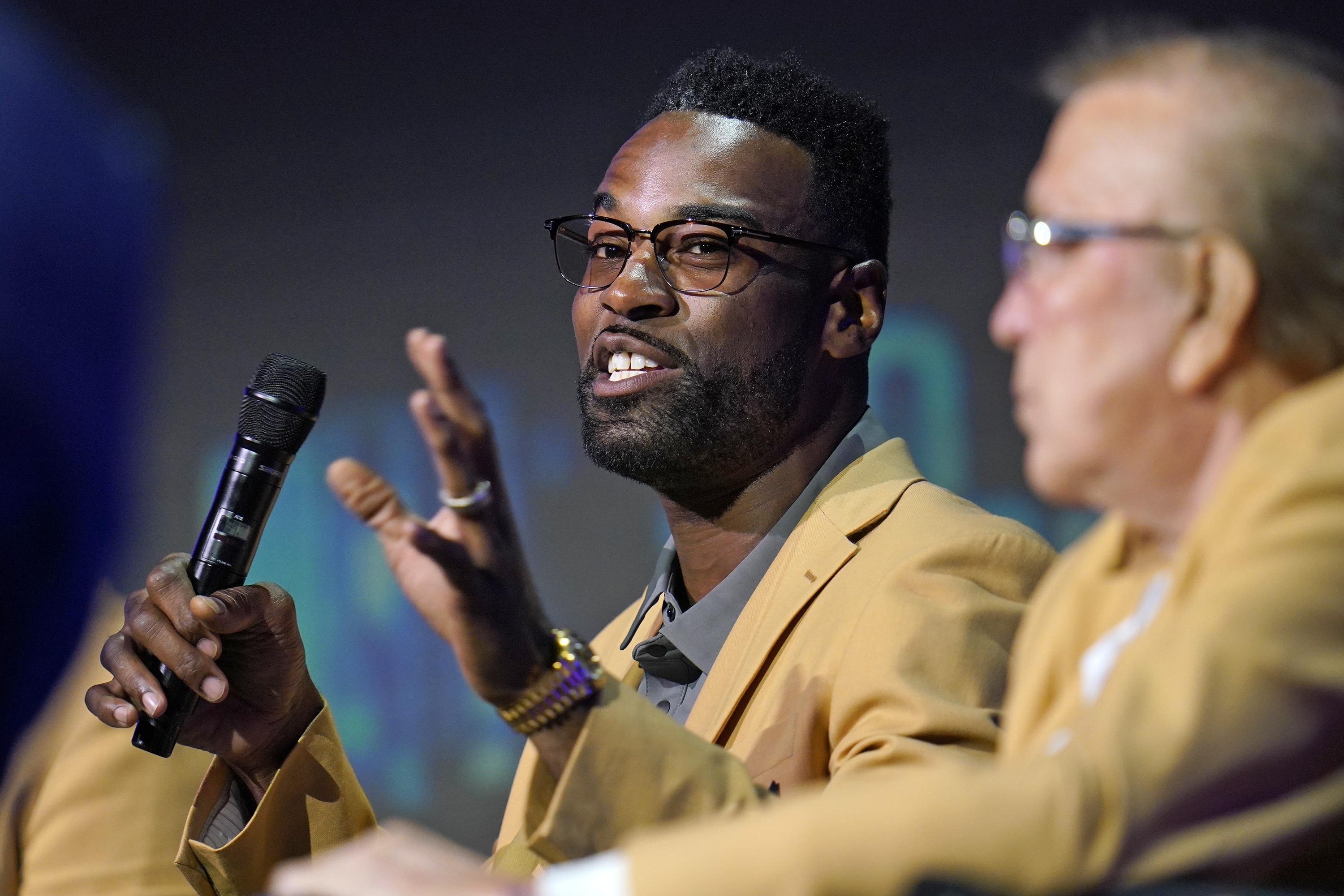 VIDEO: Watch Calvin Johnson receive the news he's a first-ballot Hall of  Famer - Pride Of Detroit