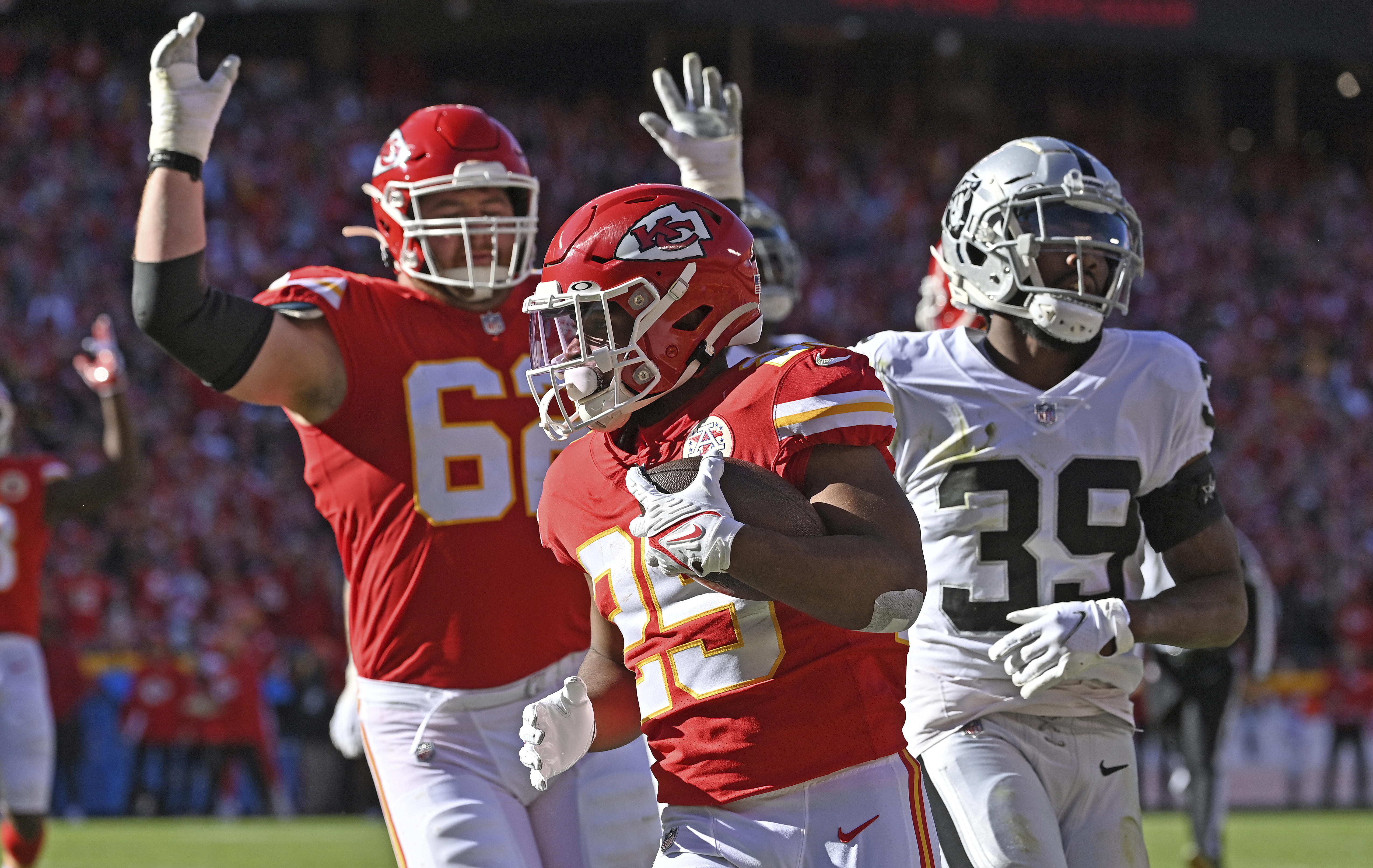 Chiefs vs. Raiders: The best player prop bets for SNF