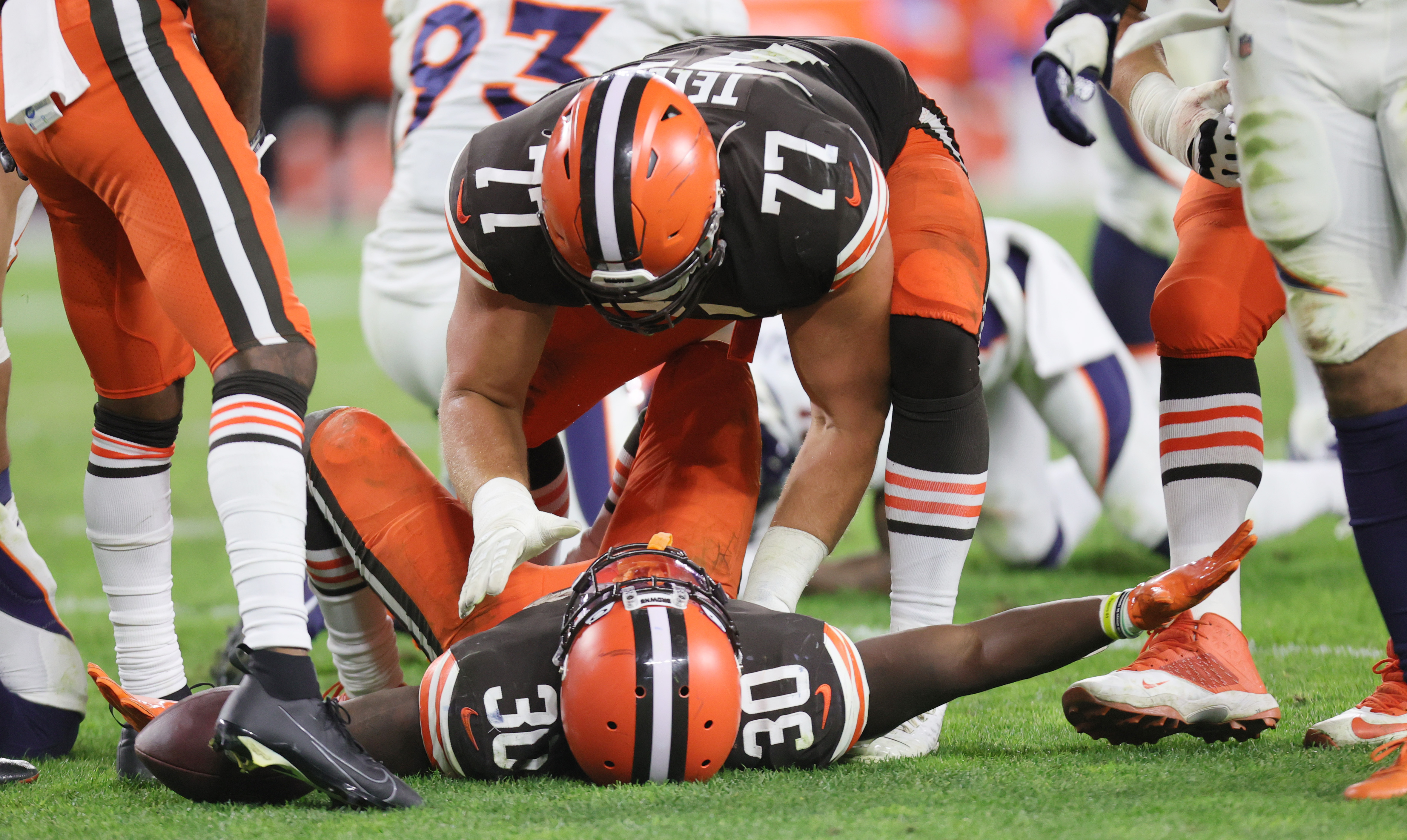 November 03, 2019: Cleveland Browns offensive guard Wyatt Teller (77) looks  to make a block in the first half of the game between Denver and Cleveland  at Empower Field in Denver, CO.