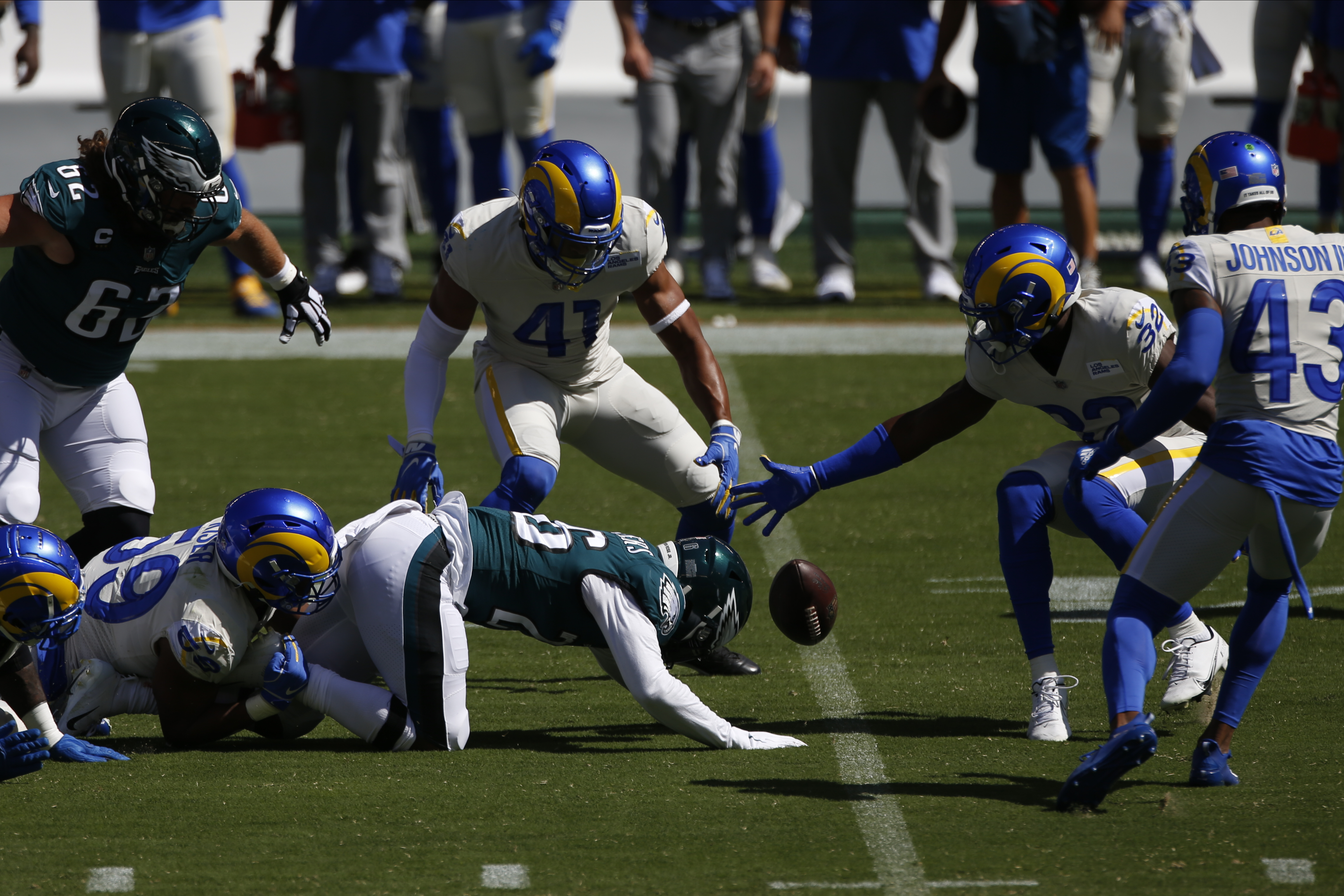 Darius Slay, Rodney McLeod among Eagles who kneel during national anthem;  team wears 'Black Lives Matter' shirts pregame 