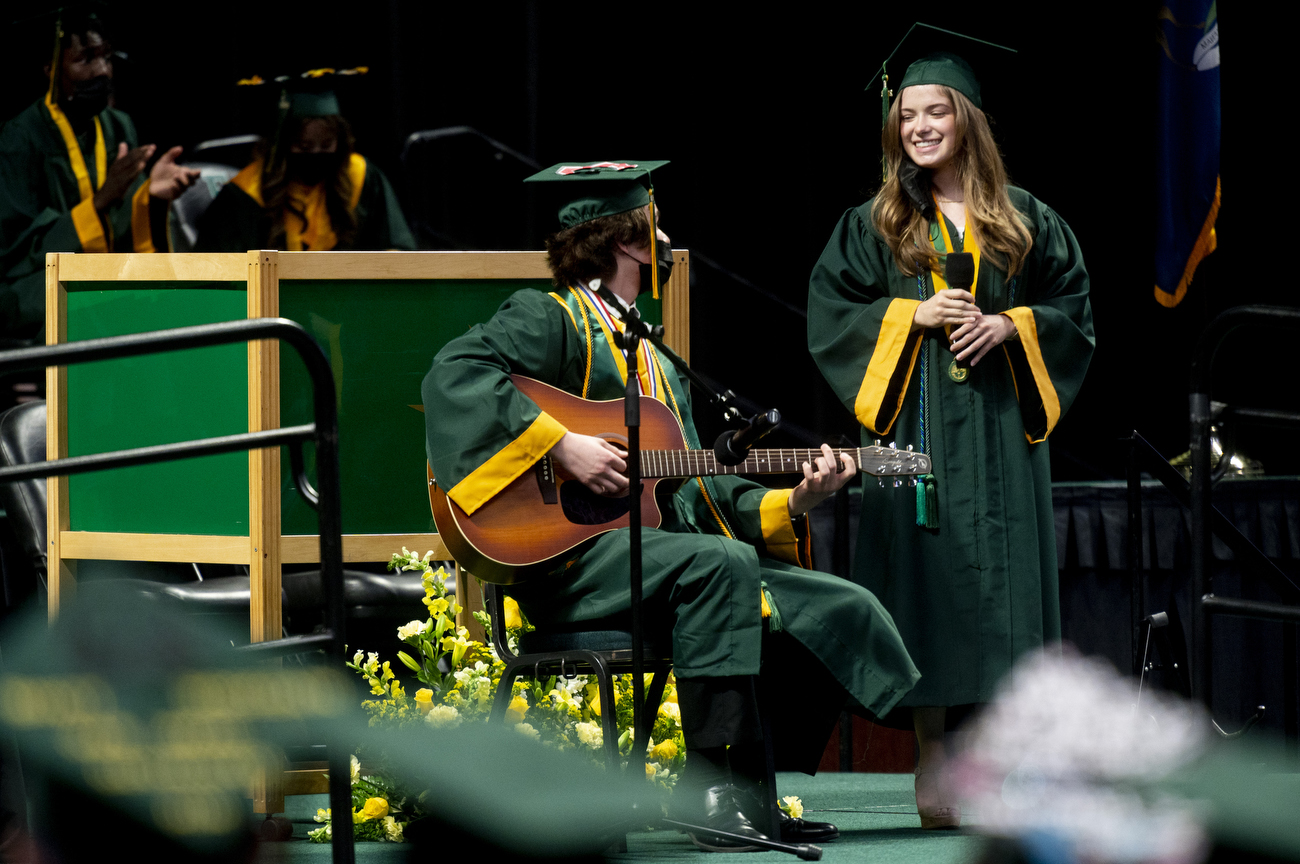 Ann Arbor Huron 2022 commencement ceremony - mlive.com