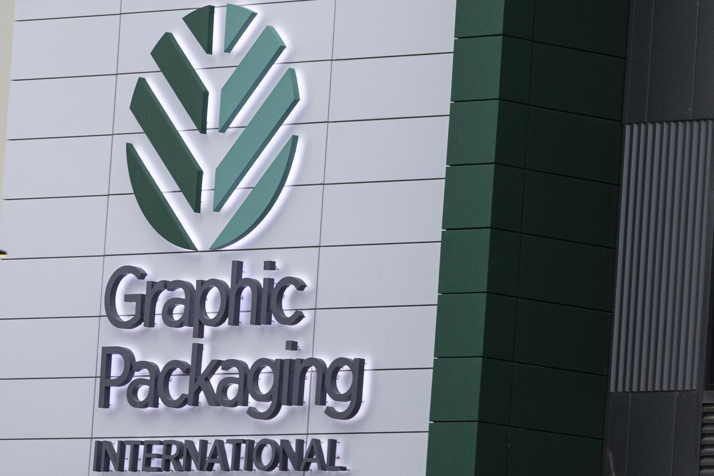 KDPS responds to reports of fire at Graphic Packaging International ...