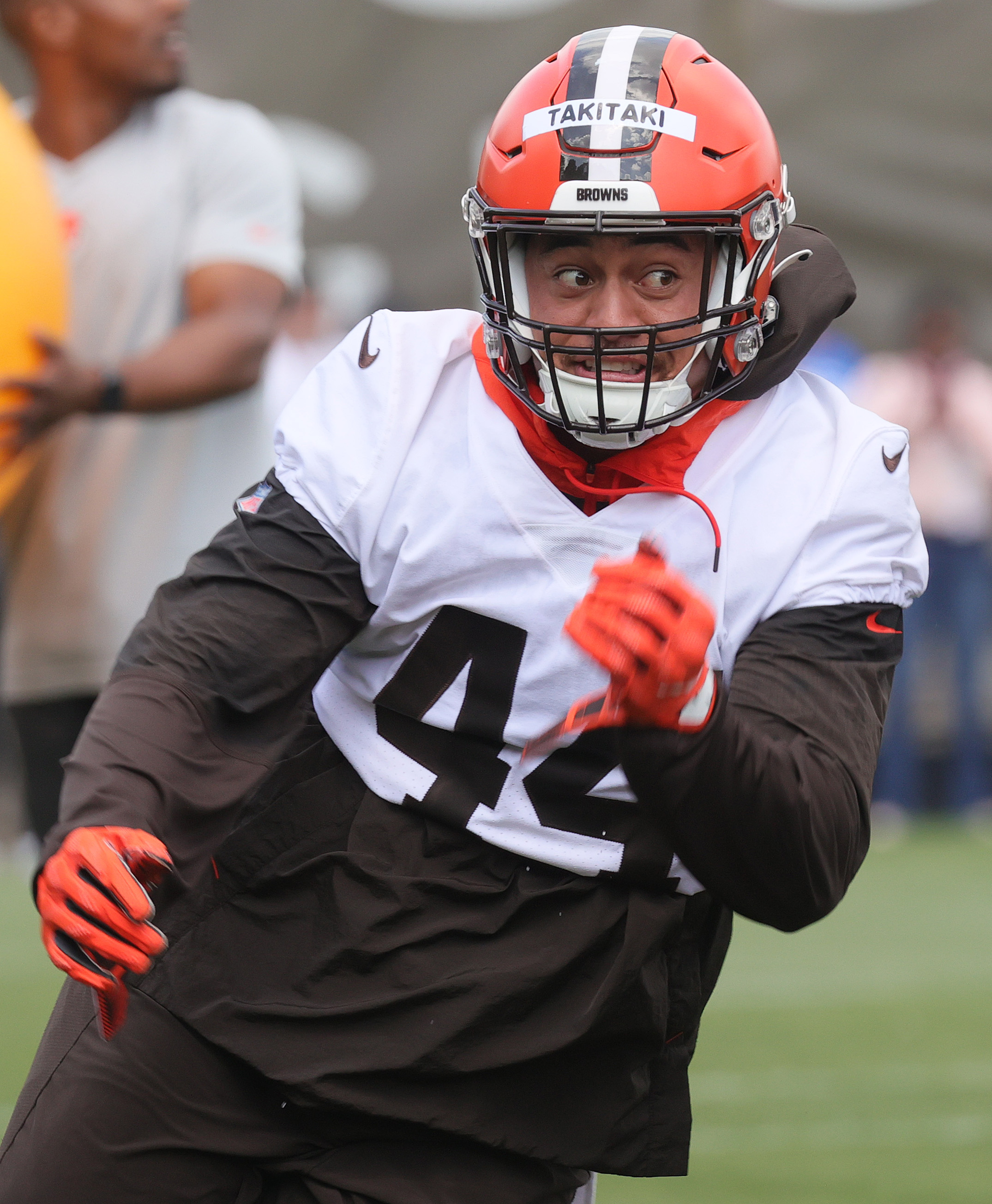 Cleveland Browns linebacker Sione Takitaki, 2022-2023 season 