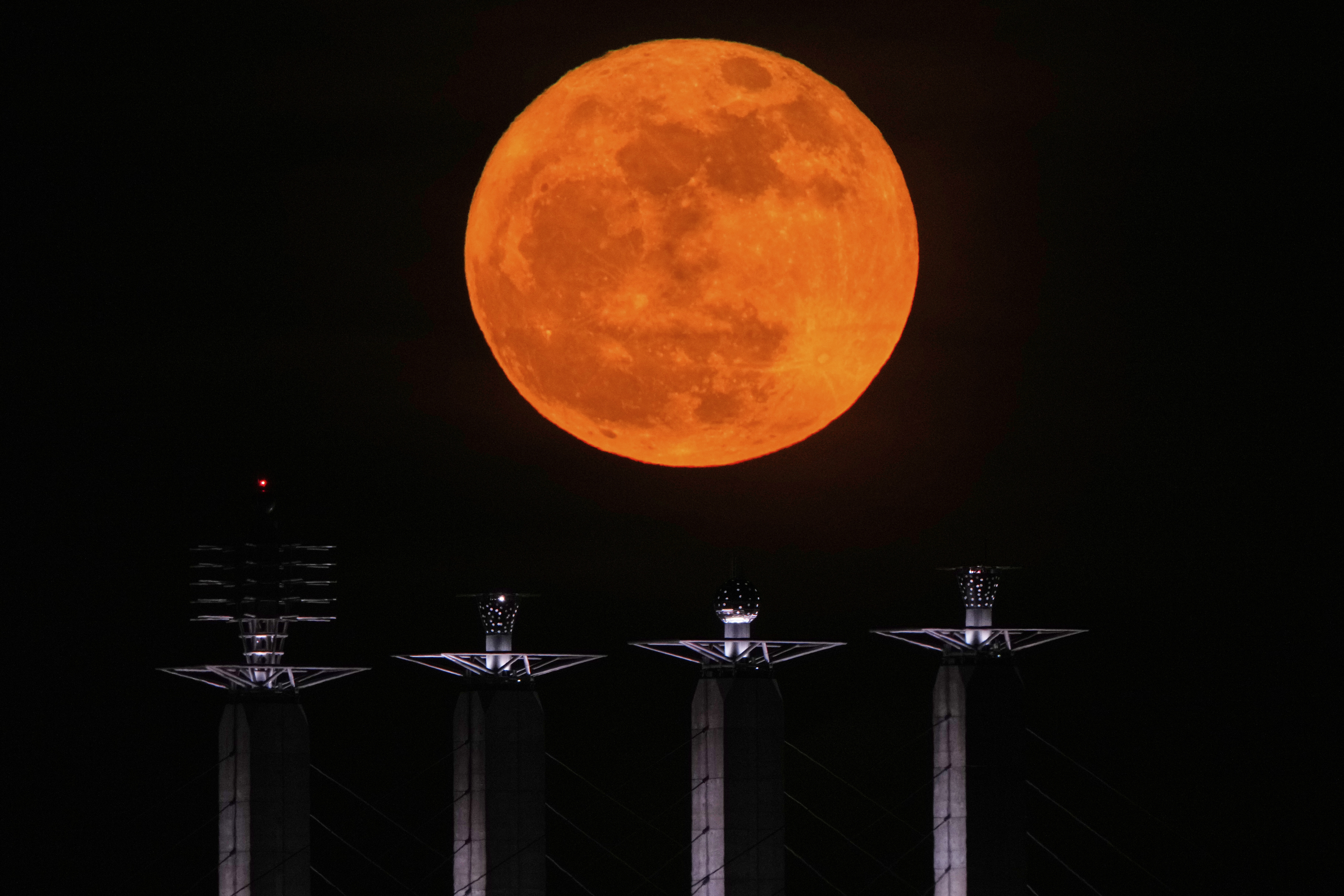 【R&B】 MAUTI - Full Moon LTFLBIYILNBPRG2IX2WI6PTGLQ.jpg