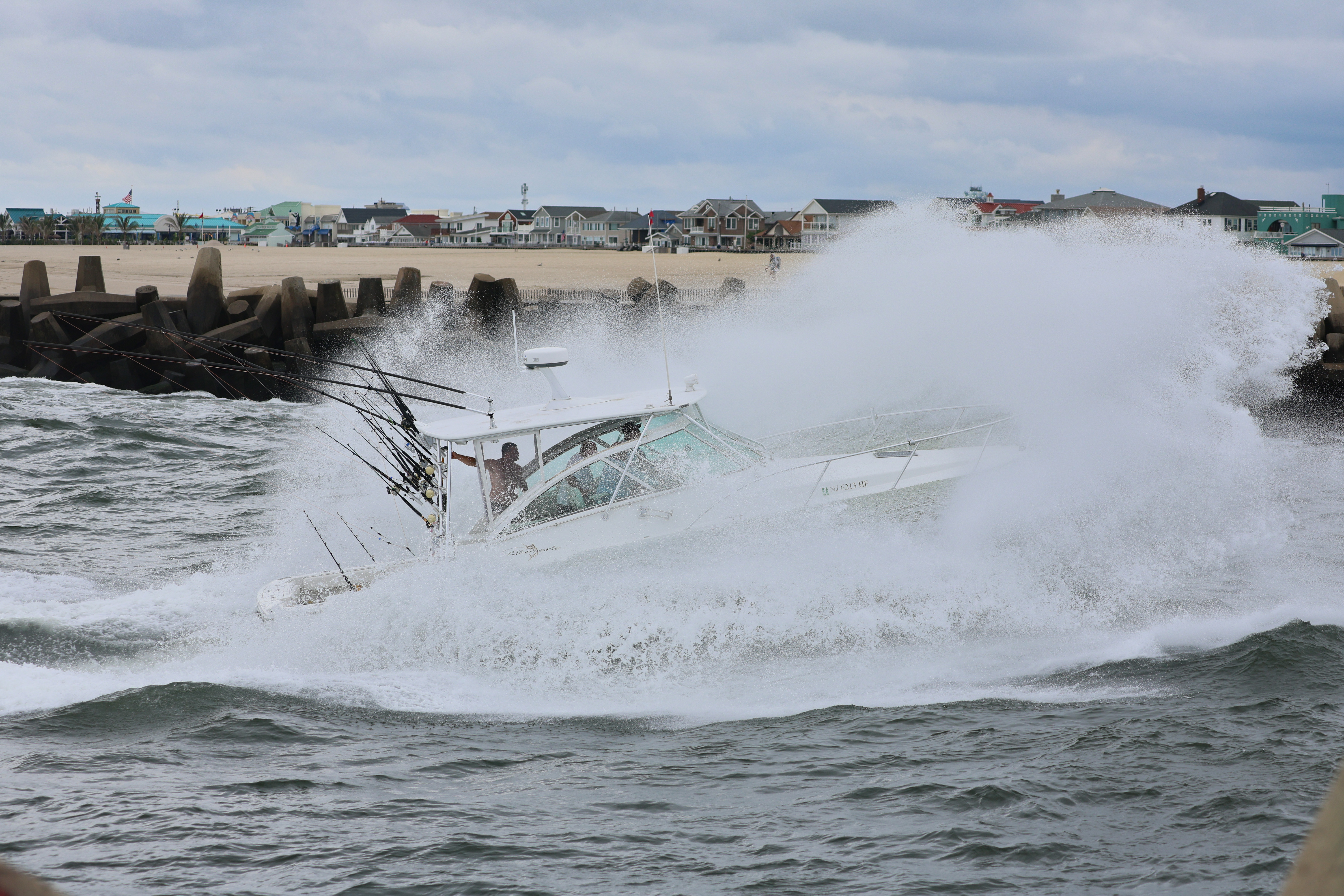 Hurricane Lee delivers heavy surf, dangerous rip currents to Jersey Shore 