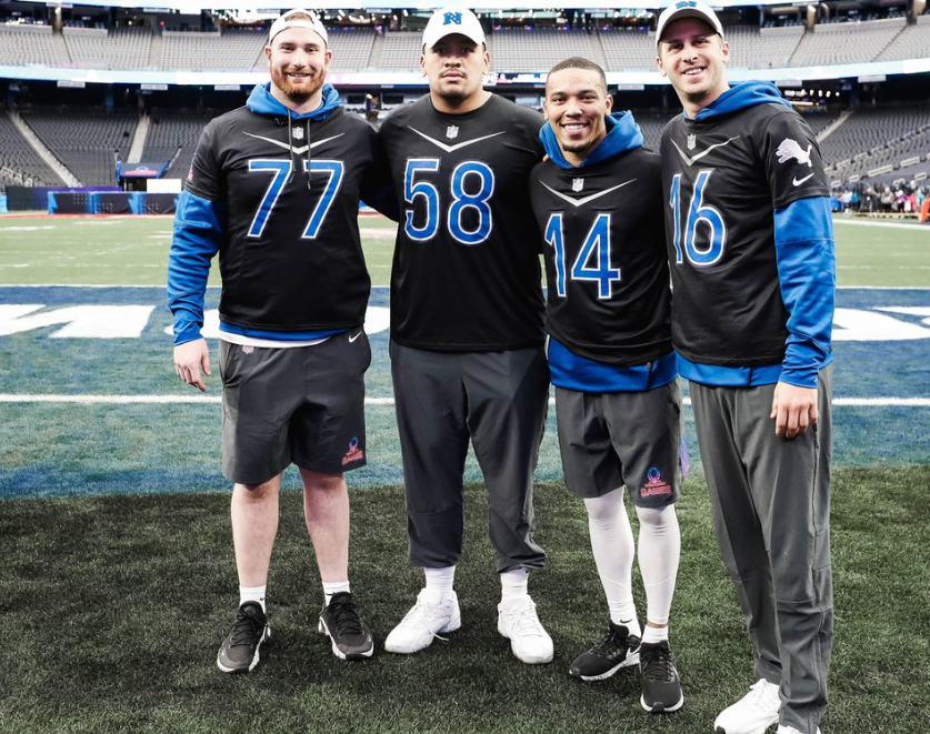 Amon Ra St Brown makes backflip catch into pool during Pro Bowl Games 