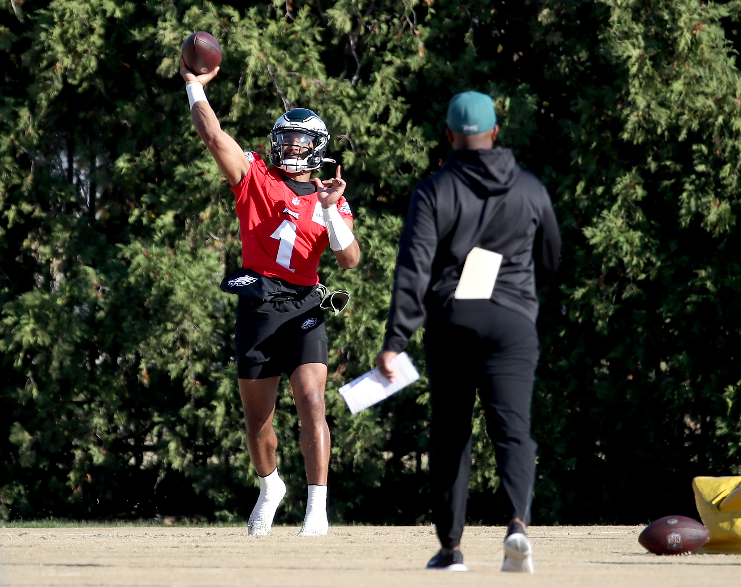 Jalen Hurts encouraged UAlbany quarterback at Manning camp