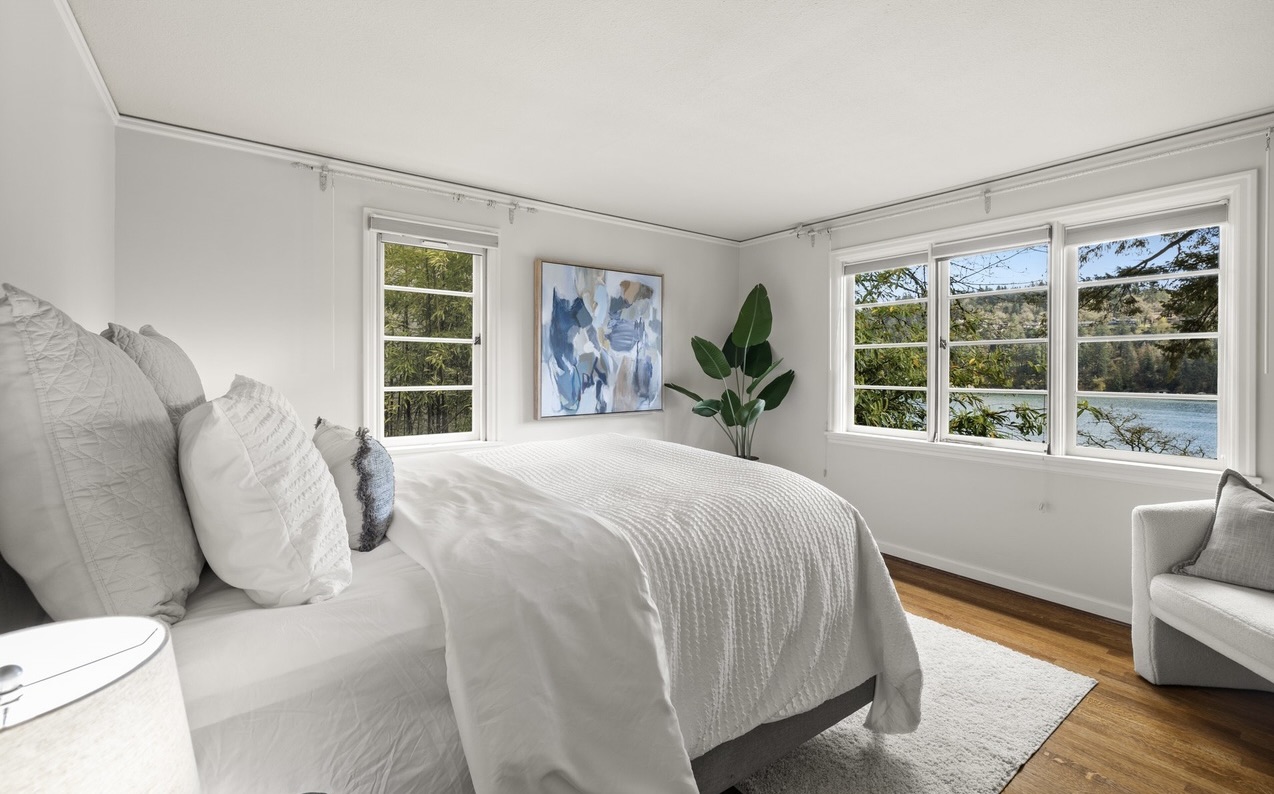 Architect Richard Sundeleaf Lake Oswego home for sale