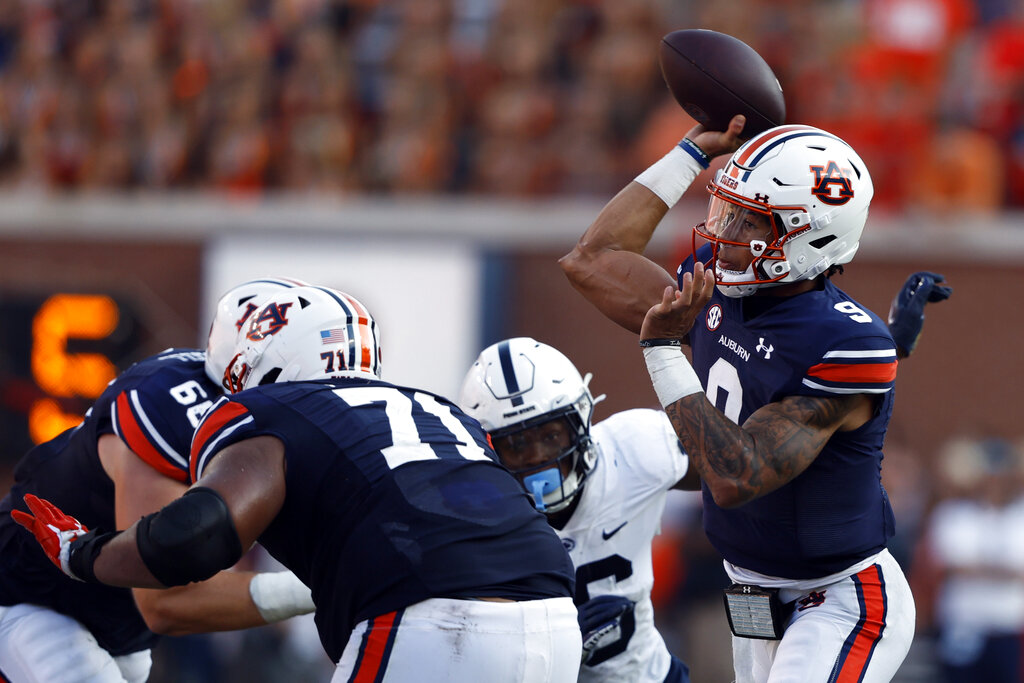 College football kickoff: Auburn, Louisville face off today on CBS 