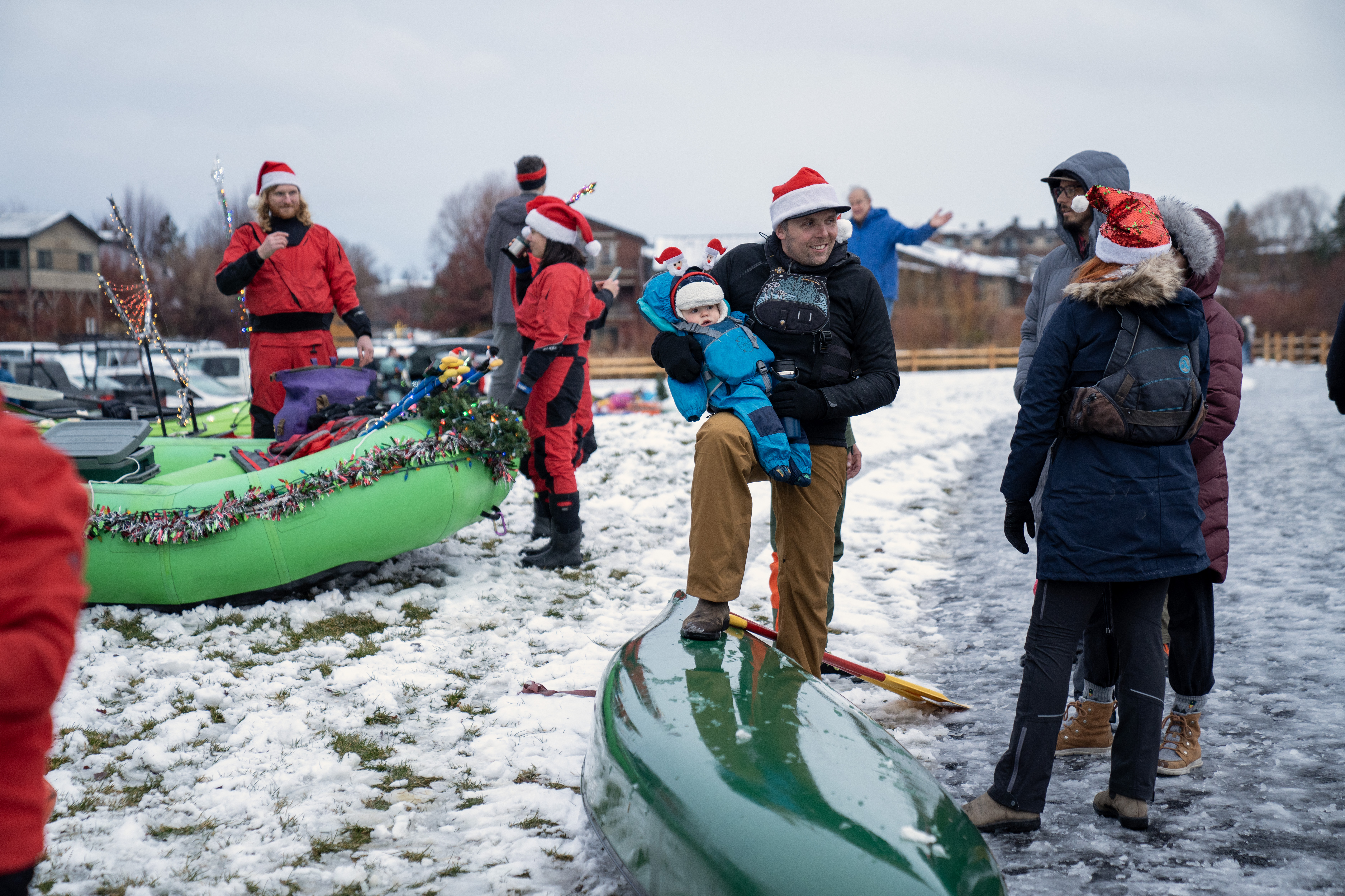 Bend Holiday Lights Paddle Parade illuminates the Deschutes River