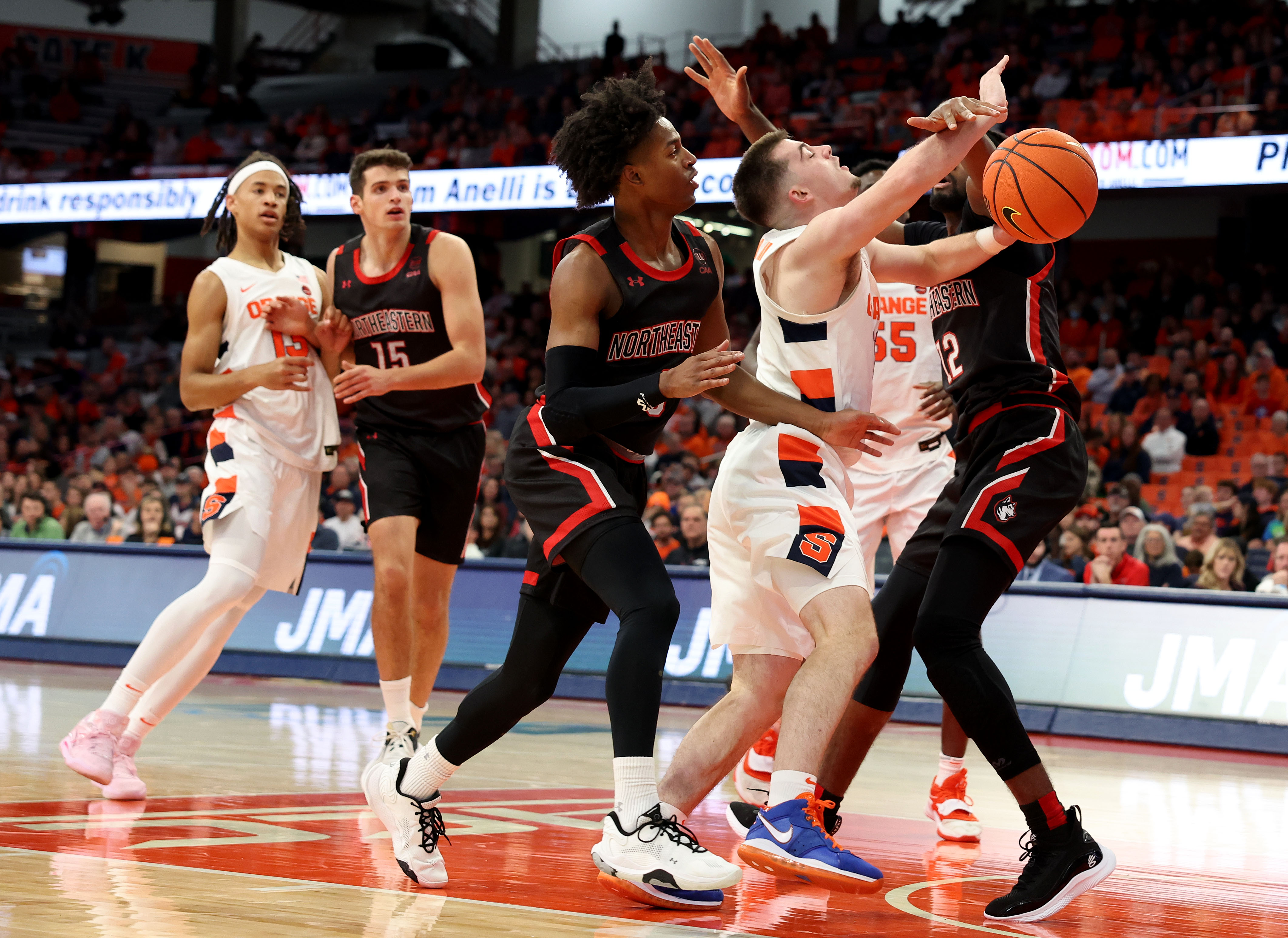 Nike Basketball - Get in the zone. Smother opponents. The Syracuse