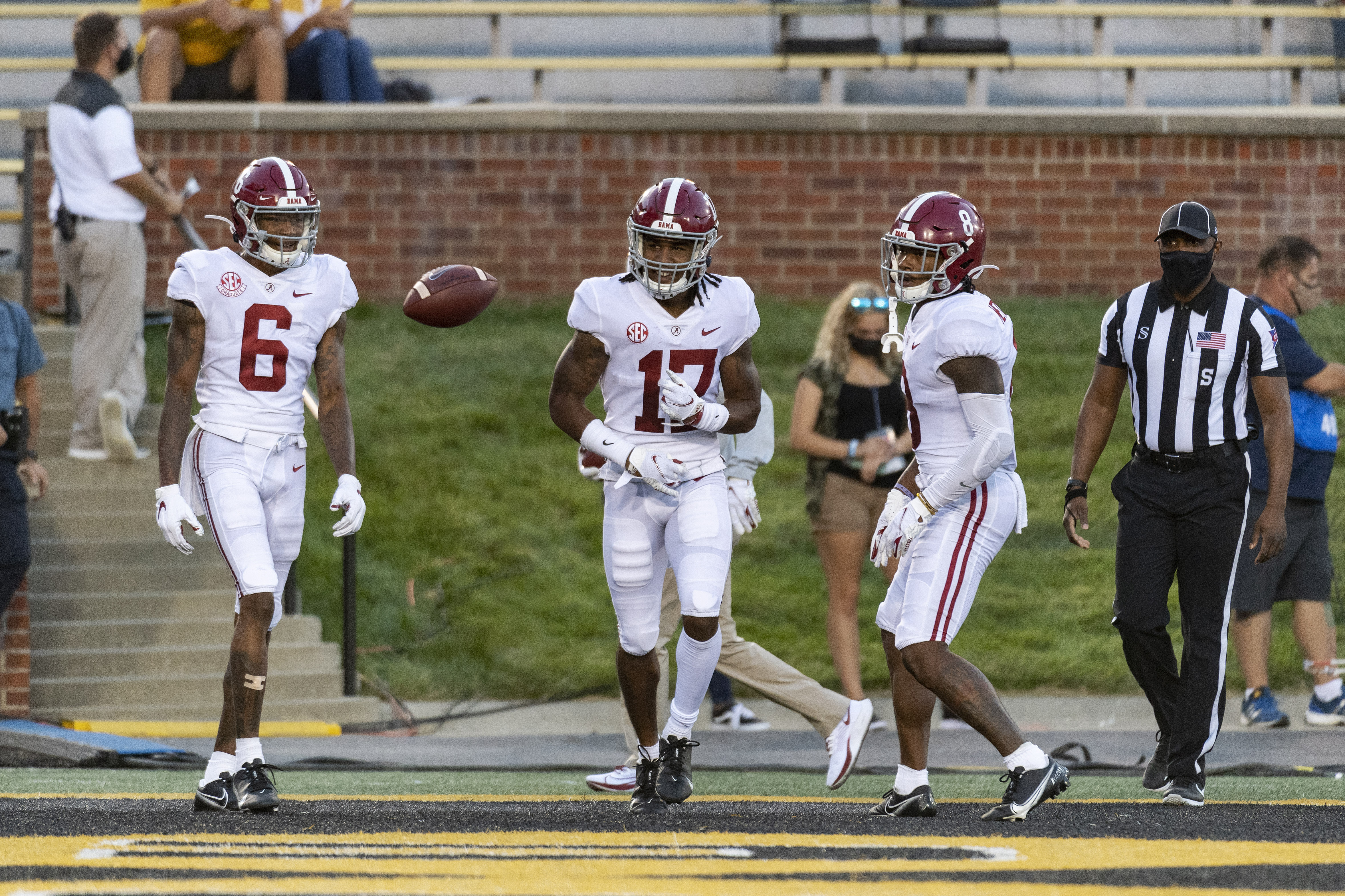 Jaylen Waddle injury: Alabama football loses its brightest star - Sports  Illustrated