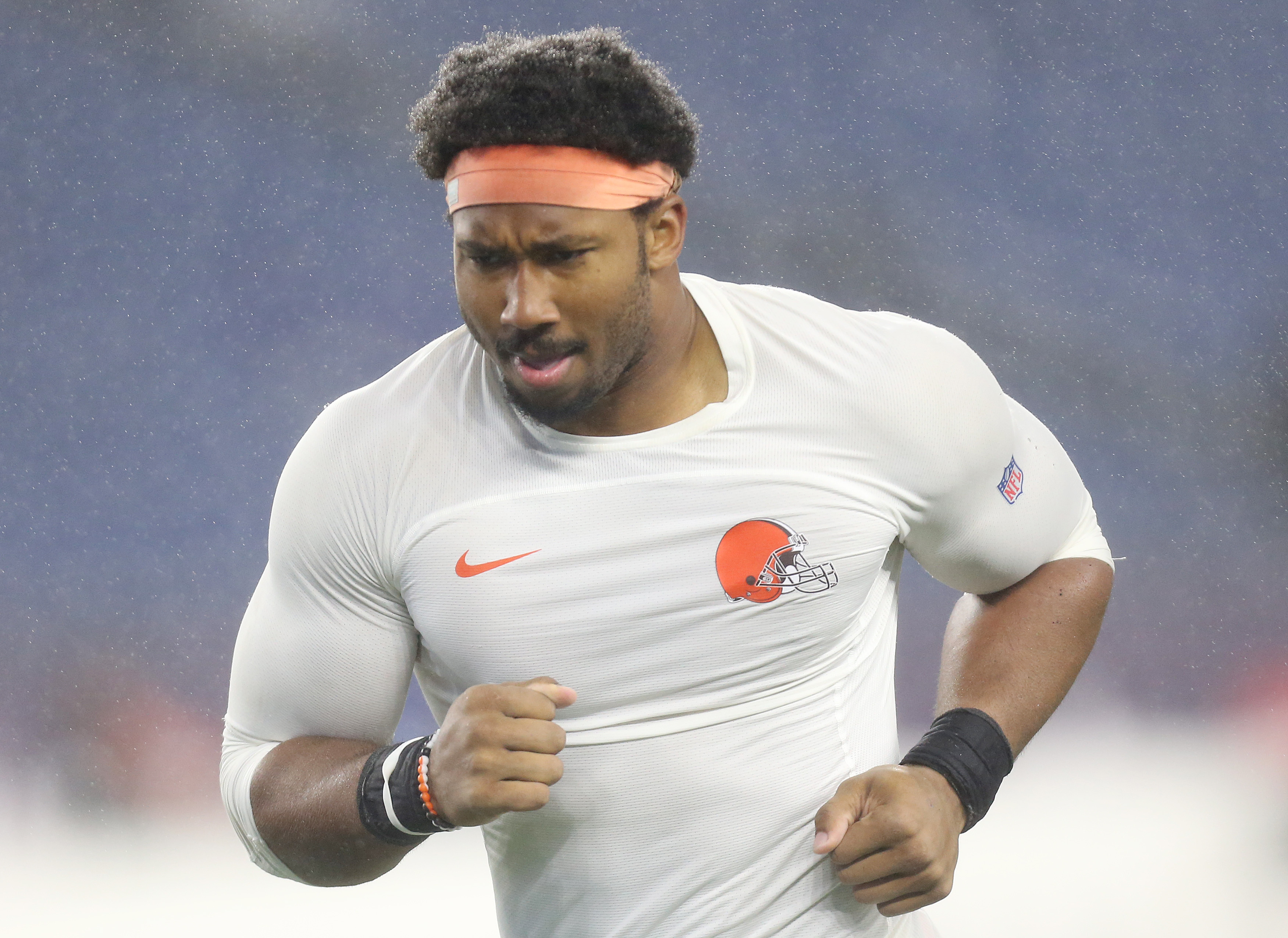 Browns' Myles Garrett to team with businesses, others for