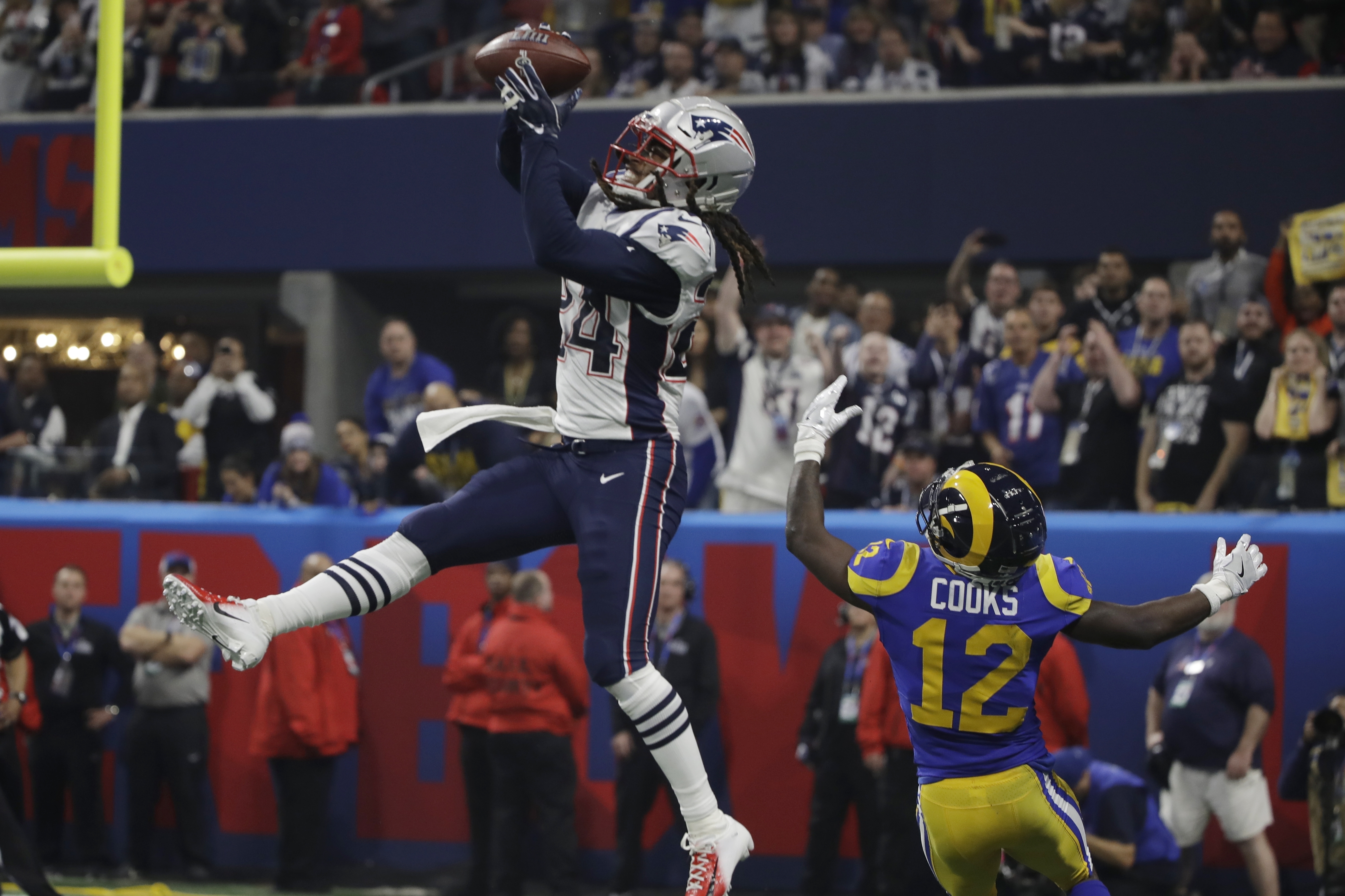 Patriots trade CB Stephon Gilmore to Panthers