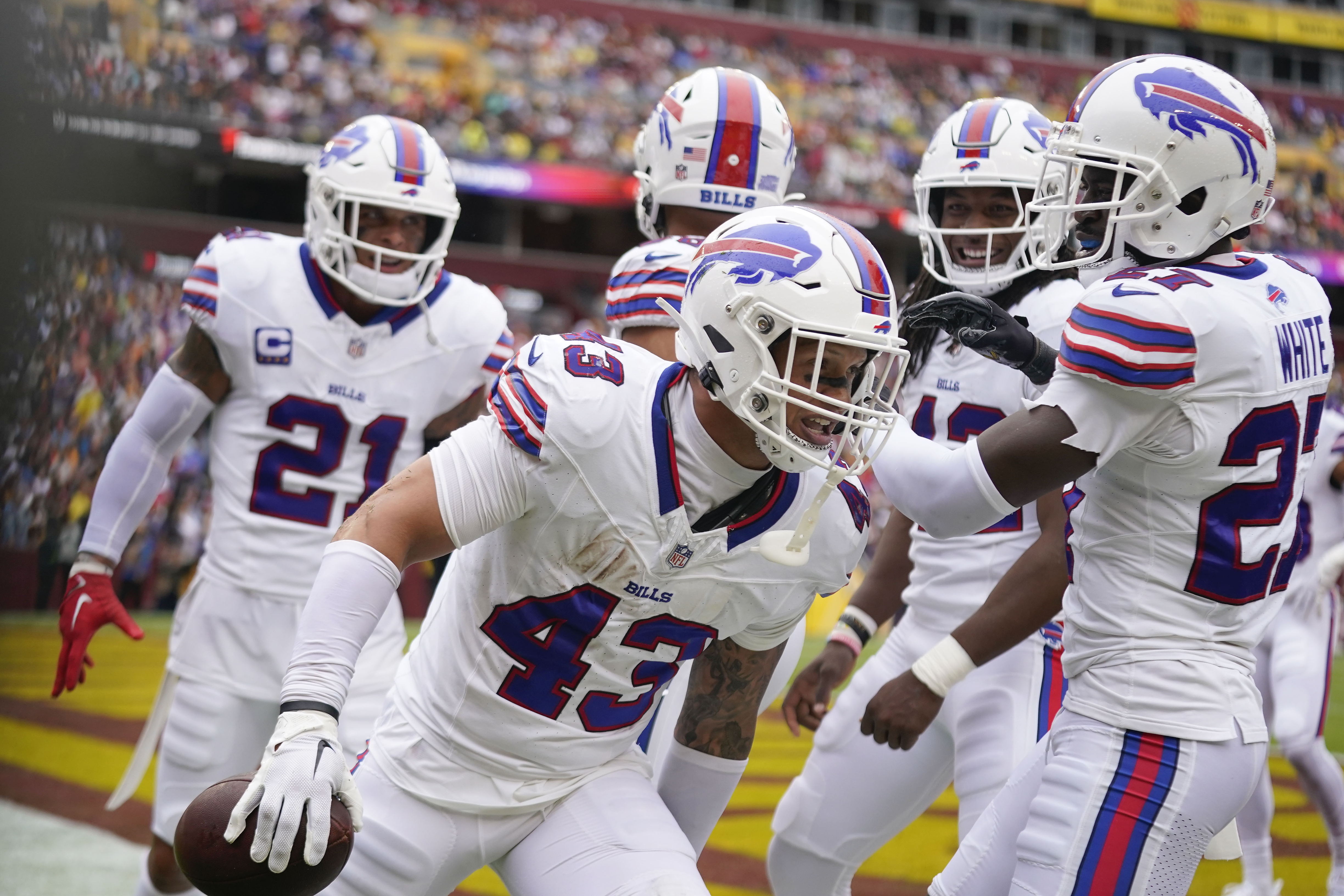 4 Observations: Bills recover with rout over Raiders