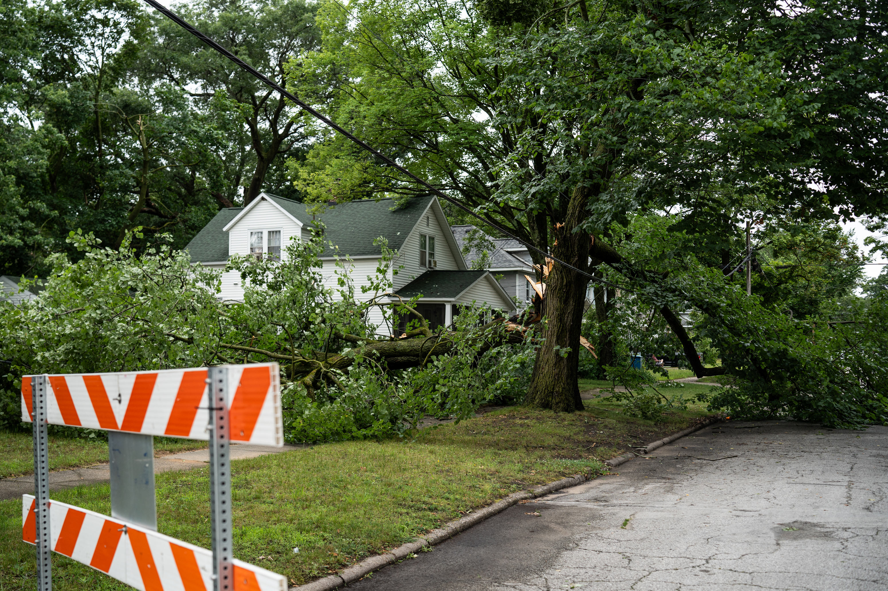 Storm leaves thousands in Muskegon without power, tree damage - mlive.com