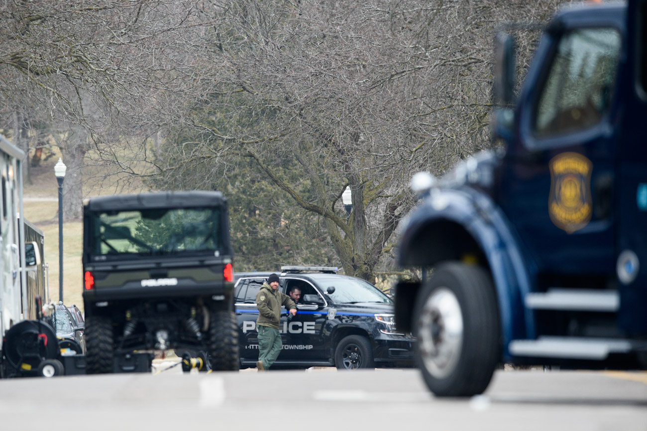 Police respond to barricaded gunman near Glencoe Hills Apartments