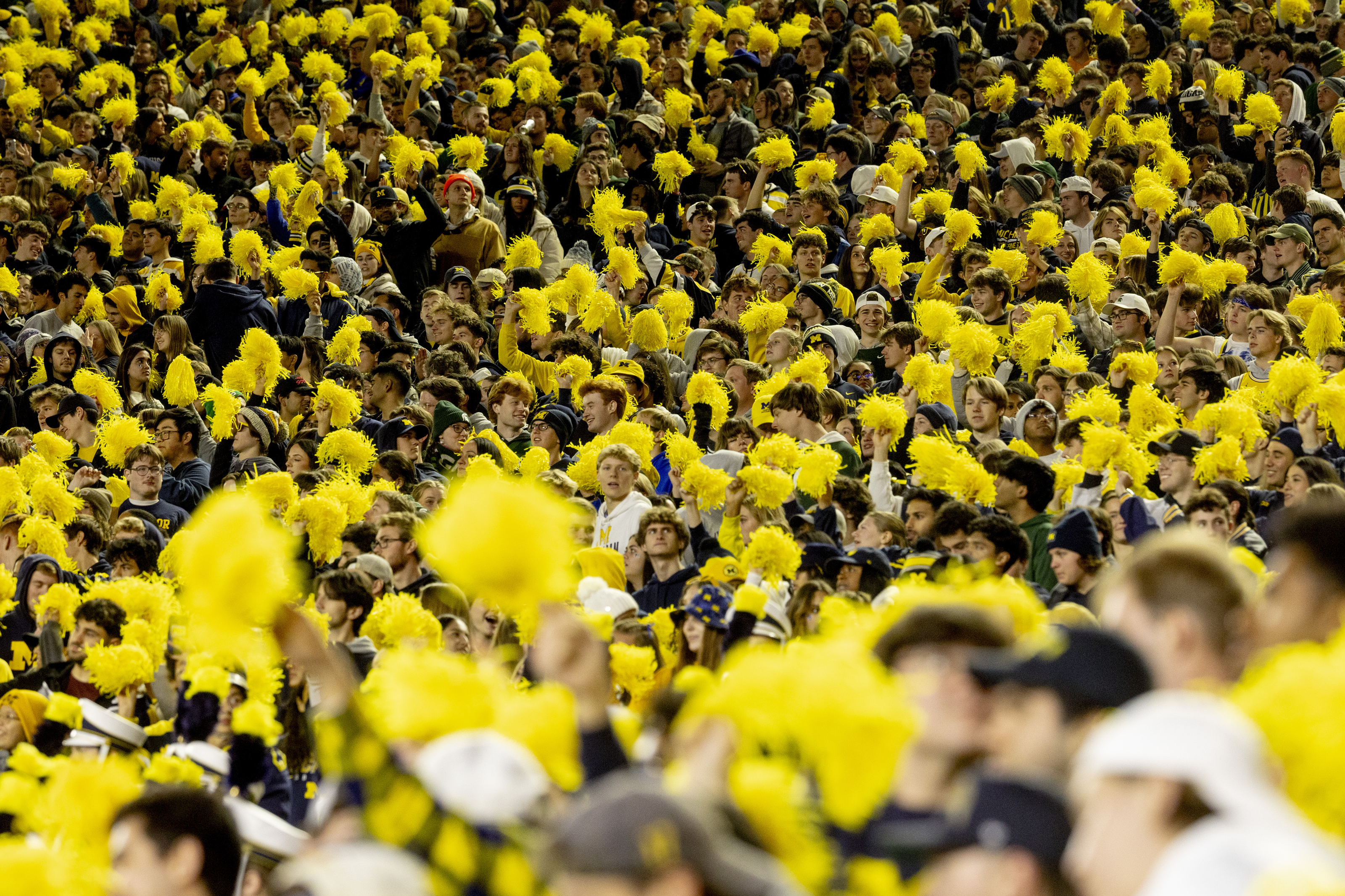 ‘Mr. Brightside’ brings real Michigan Stadium atmosphere to life in ...