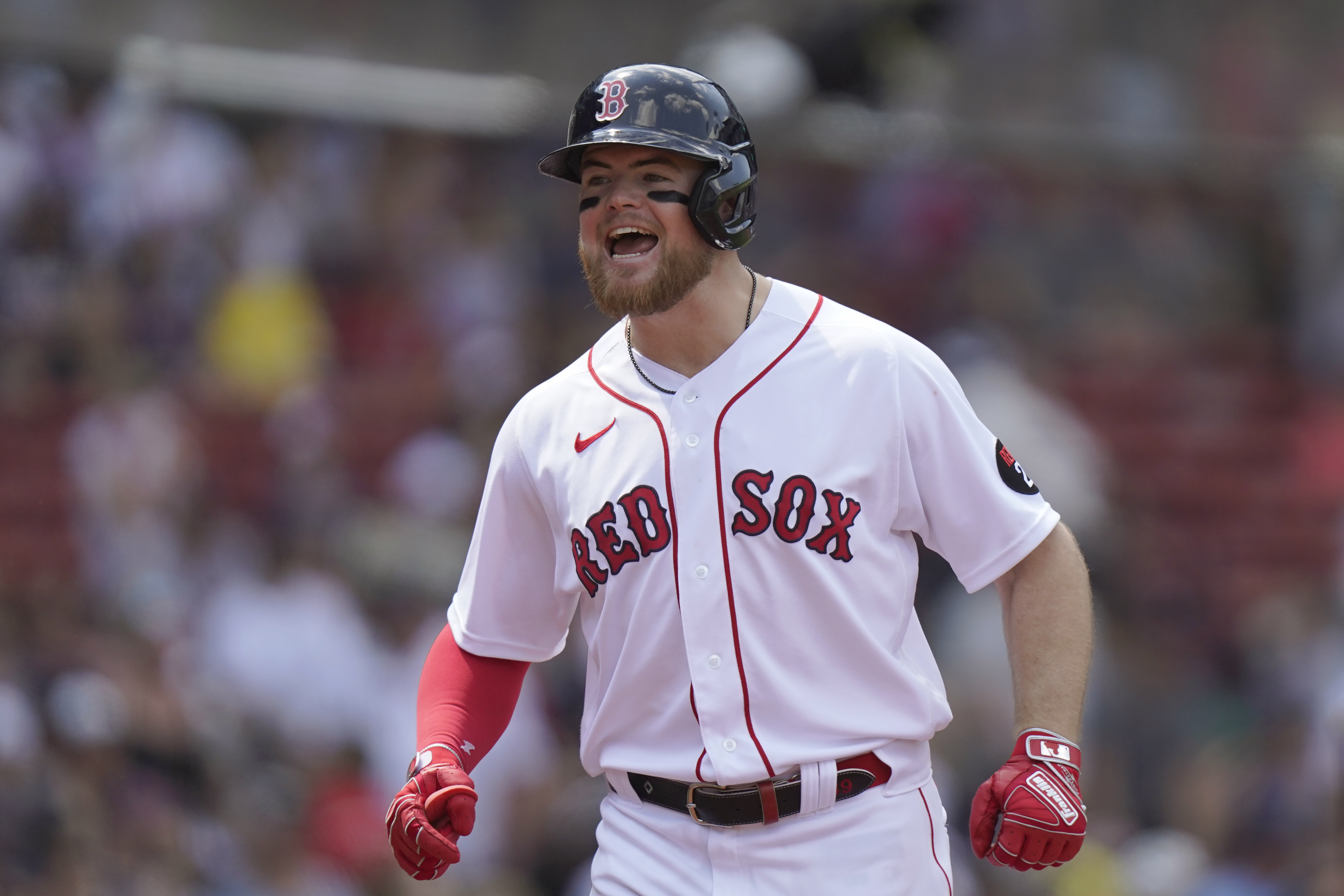 Red Sox place Christian Arroyo on IL, recall Bobby Dalbec