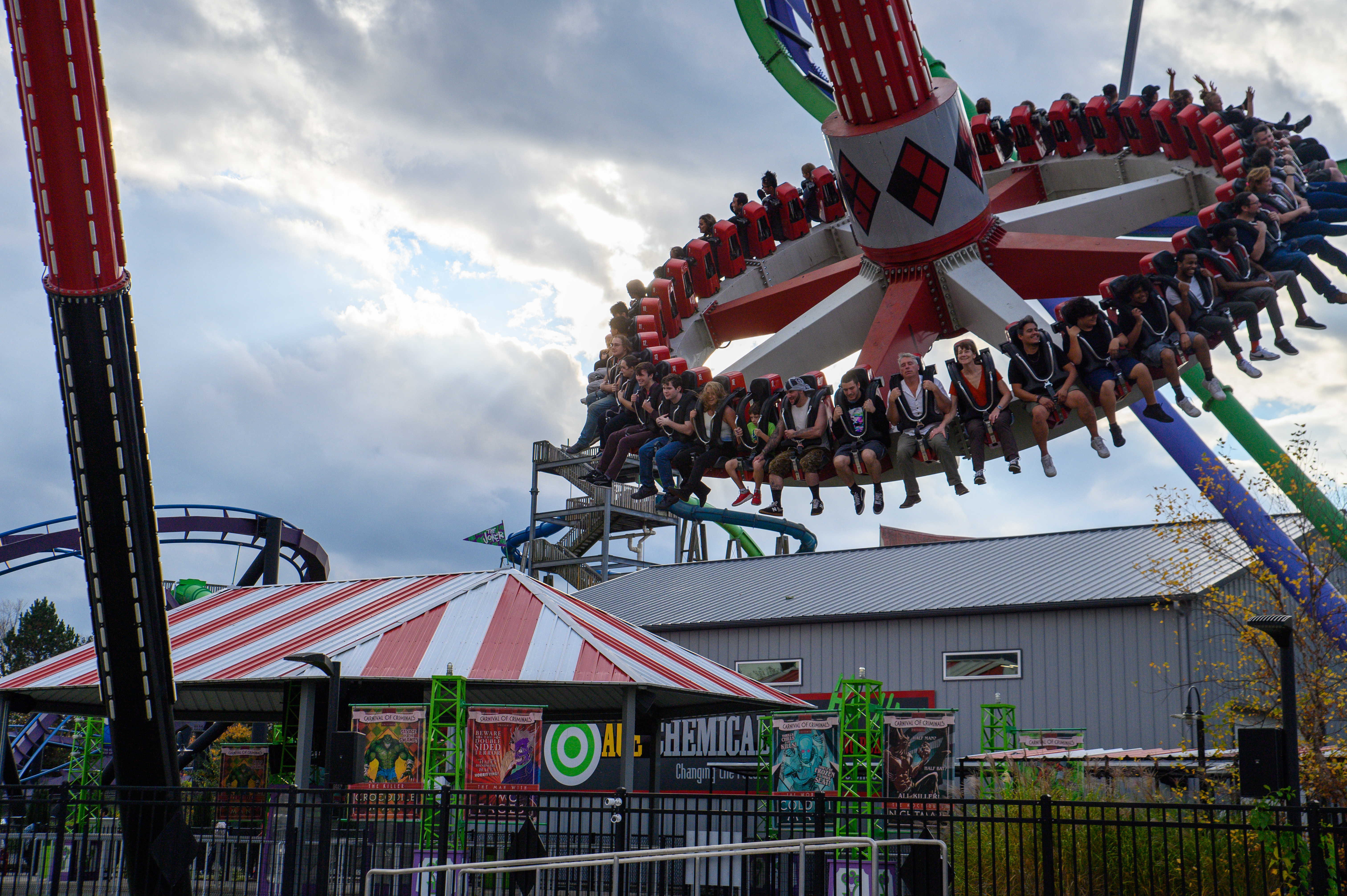 U.S. theme-park operators Cedar Fair, Six Flags to merge