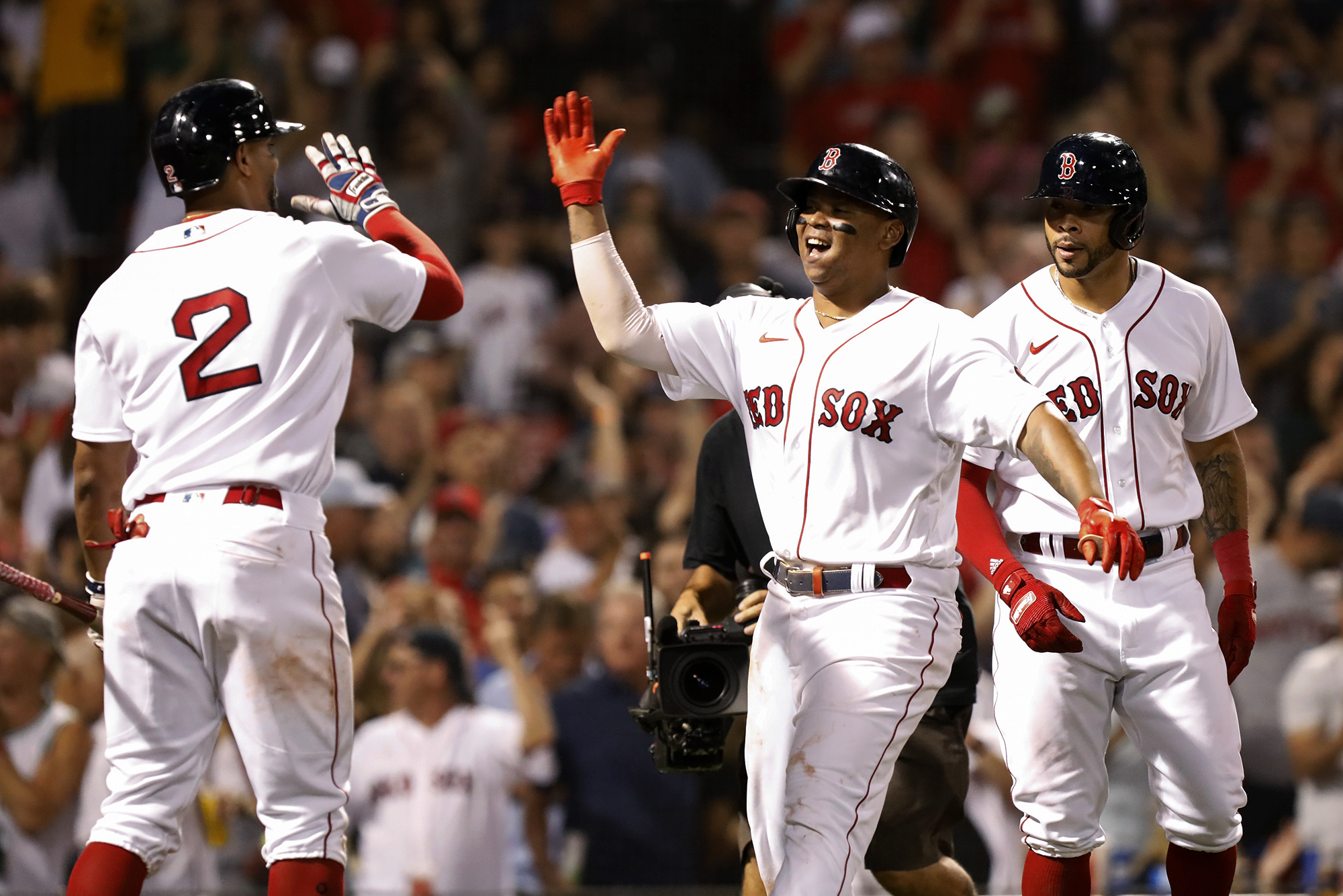 MLB roundup: Red Sox thrash Yankees 15-5