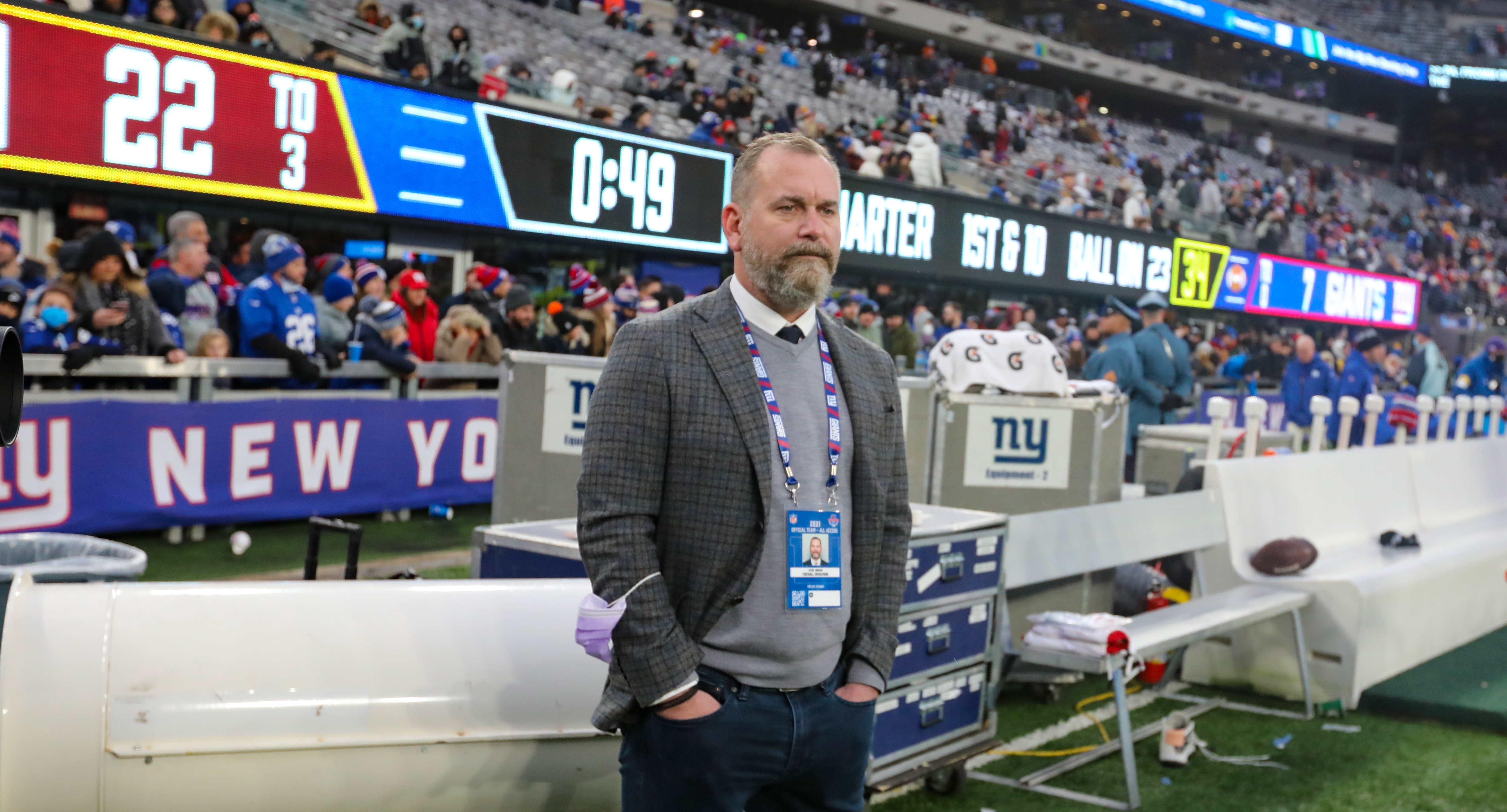New York Giants assistant general manager Kevin Abrams on the Giants bench late in the fourth quarter as they lose to Washington Football Team, 22-7, on Sunday, Jan. 9, 2022 in East Rutherford, N.J.