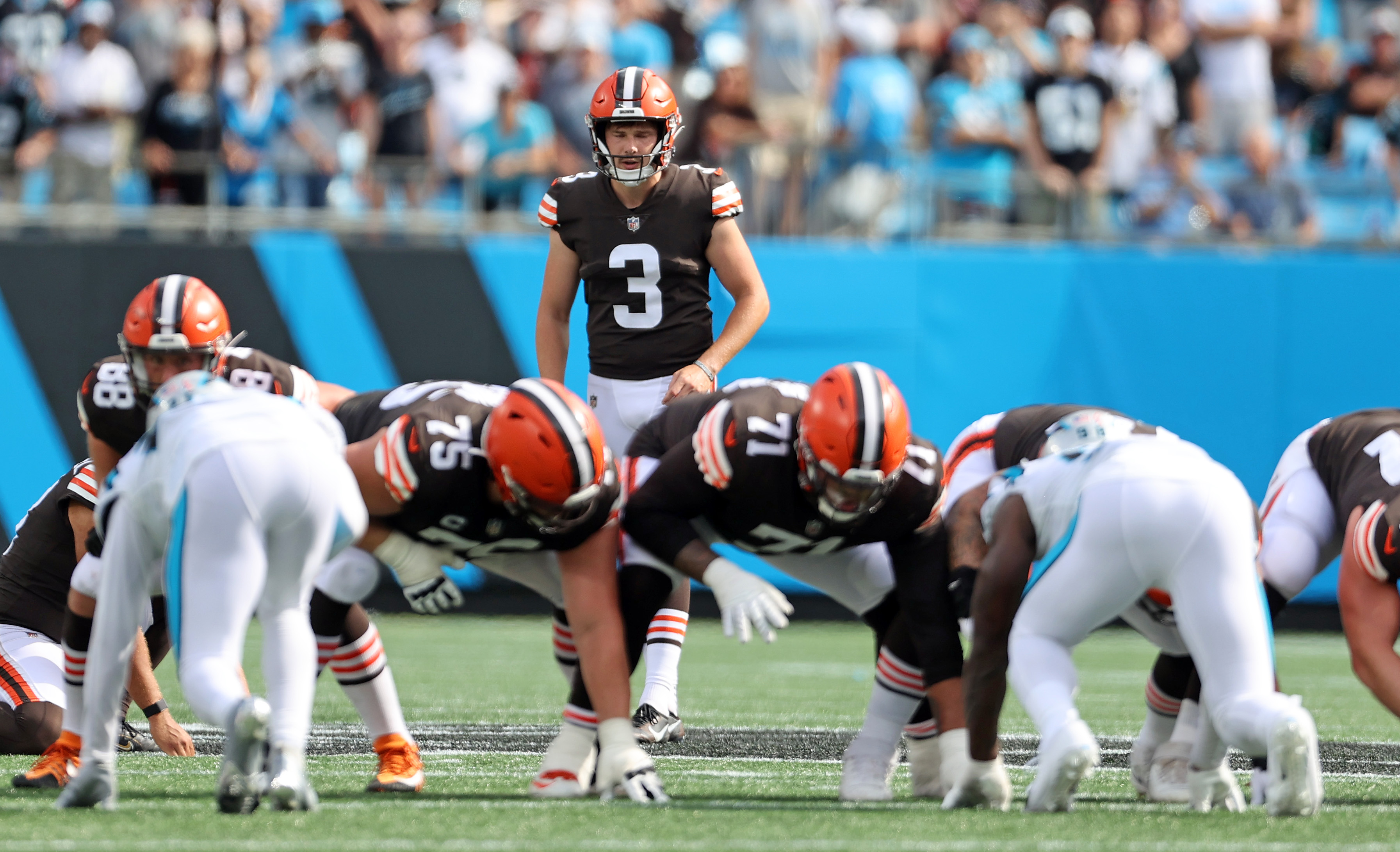 Cleveland Browns quarterback Jacoby Brissett (7) warms up before an NFL  football game against the Carolina Panthers on Sunday, Sept. 11, 2022, in  Charlotte, N.C. (AP Photo/Rusty Jones Stock Photo - Alamy