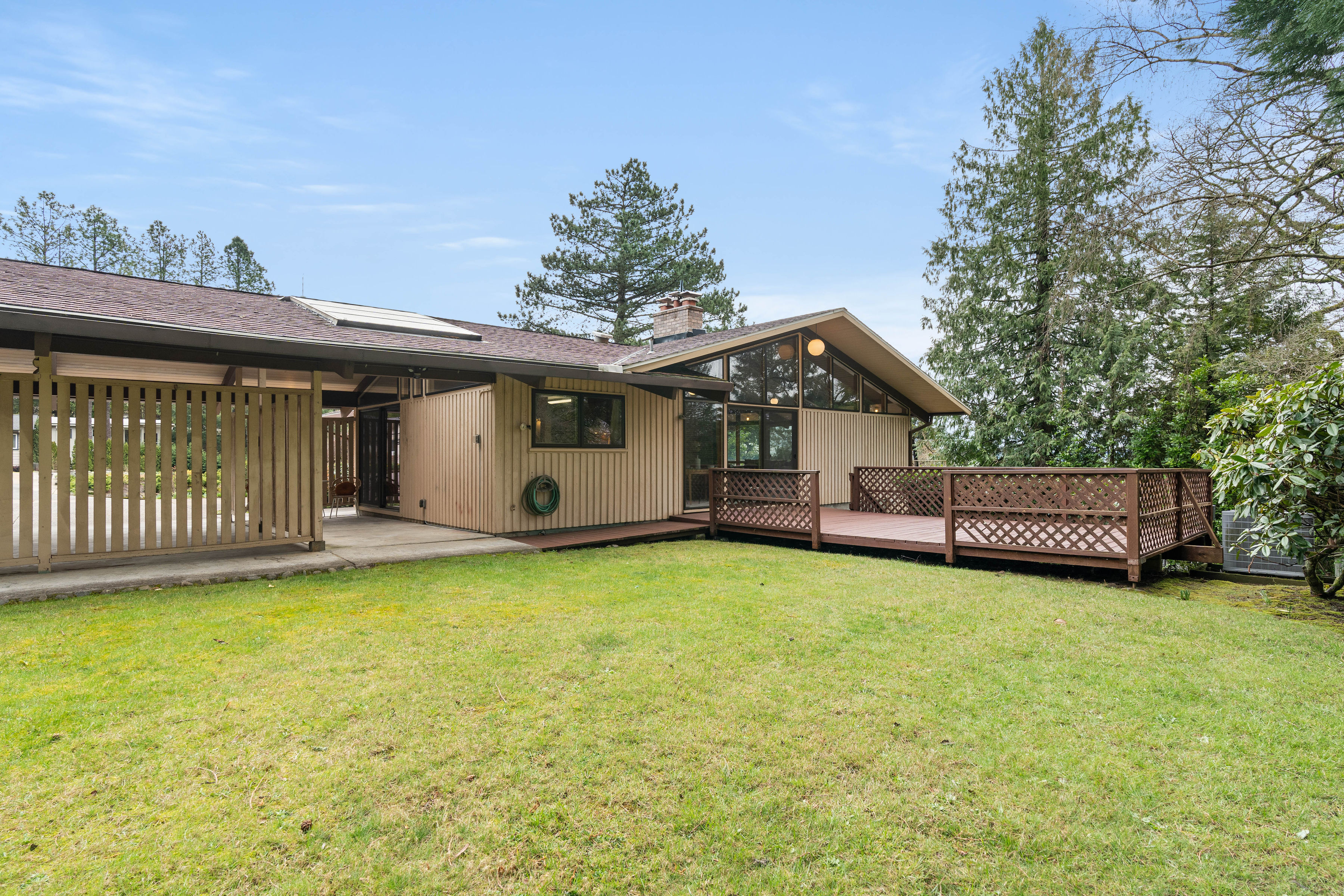 Midcentury ranch house - oregonlive.com