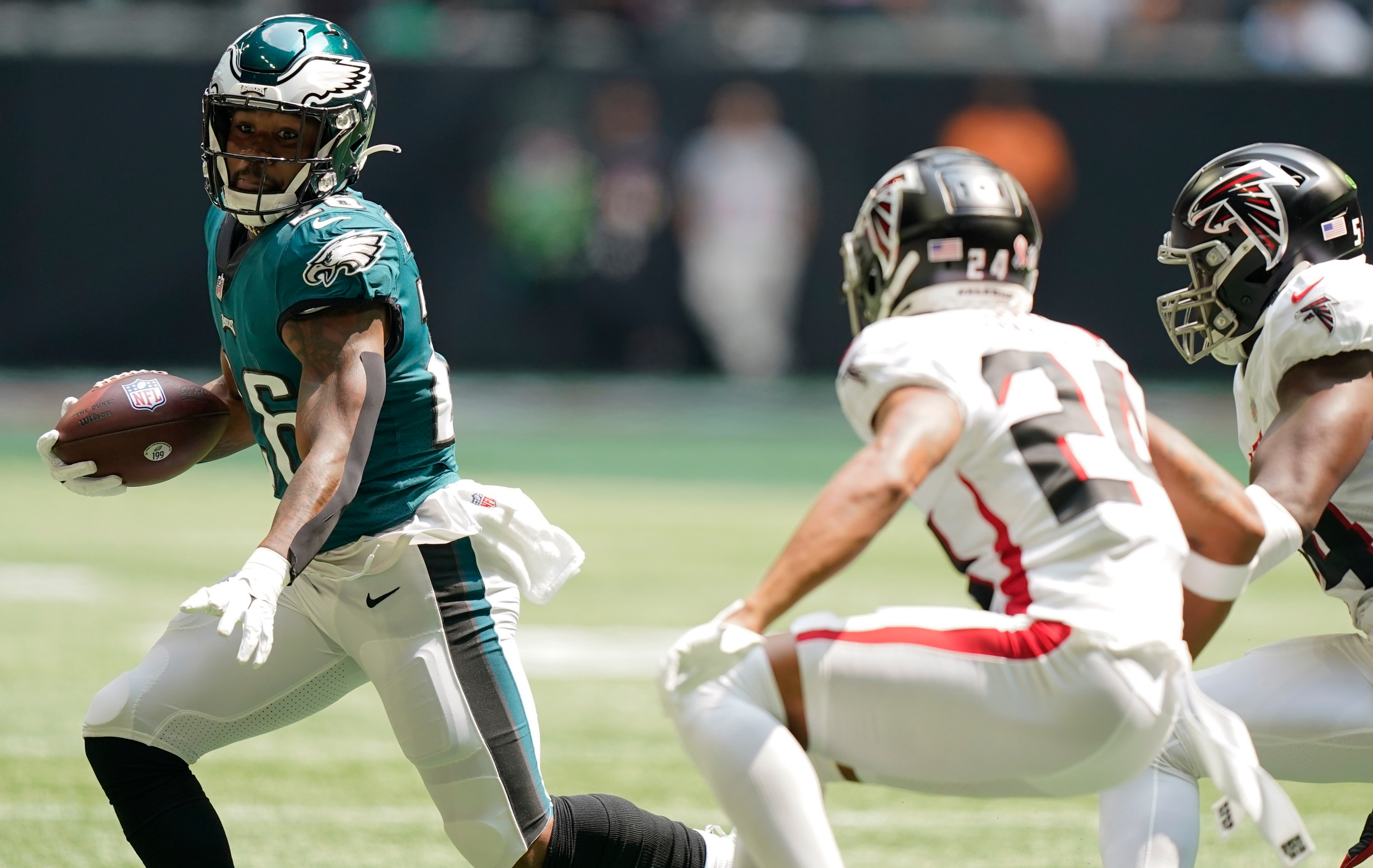 Eagles' offensive weapons look dangerous in win vs. Falcons