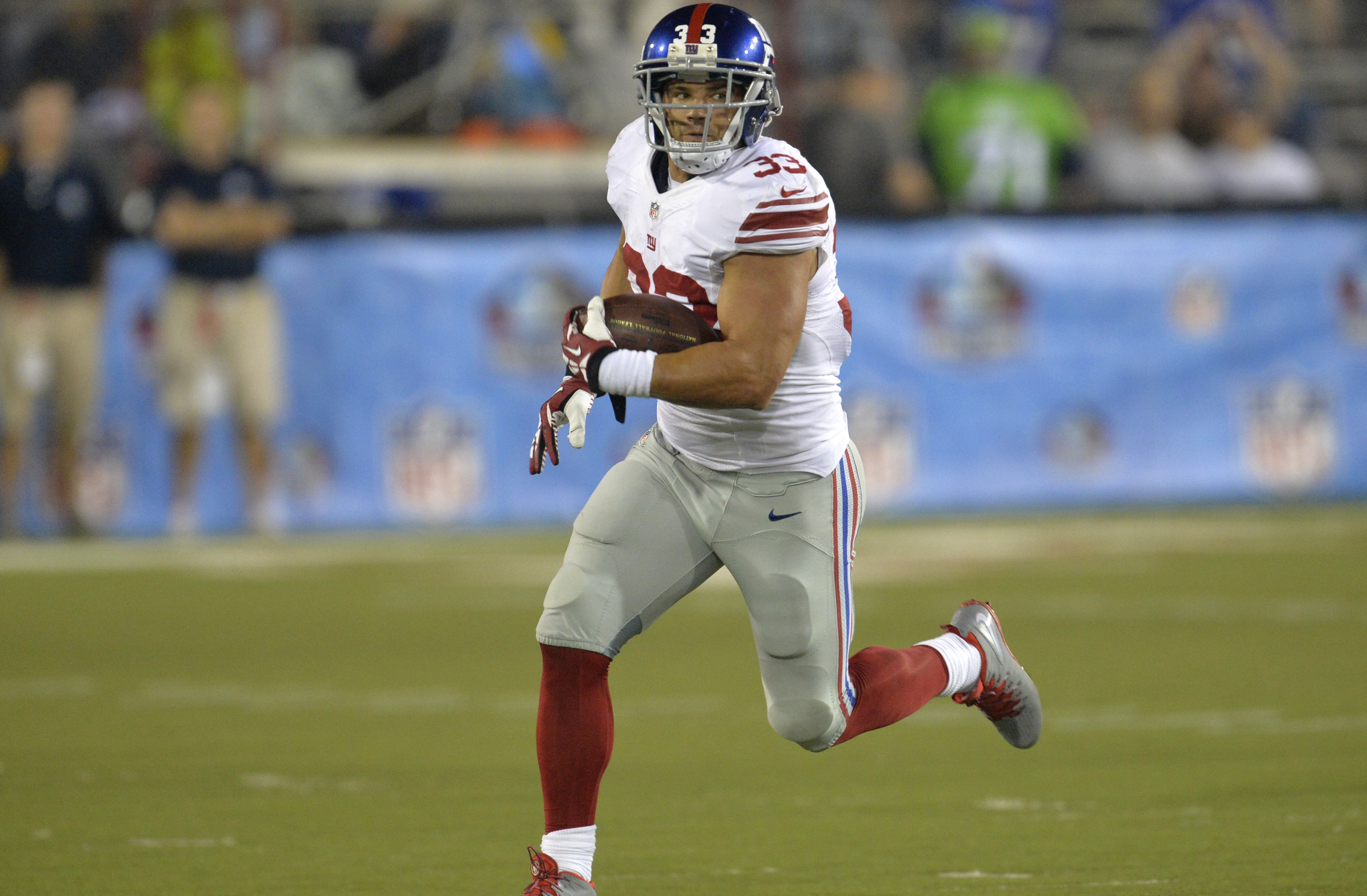 Peyton Hillis off a ventilator after swimming accident: girlfriend