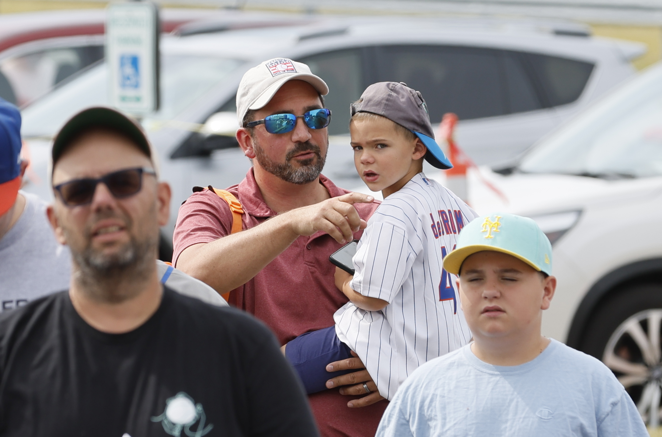 Syracuse Mets annual garage sale helps make memories for baseball