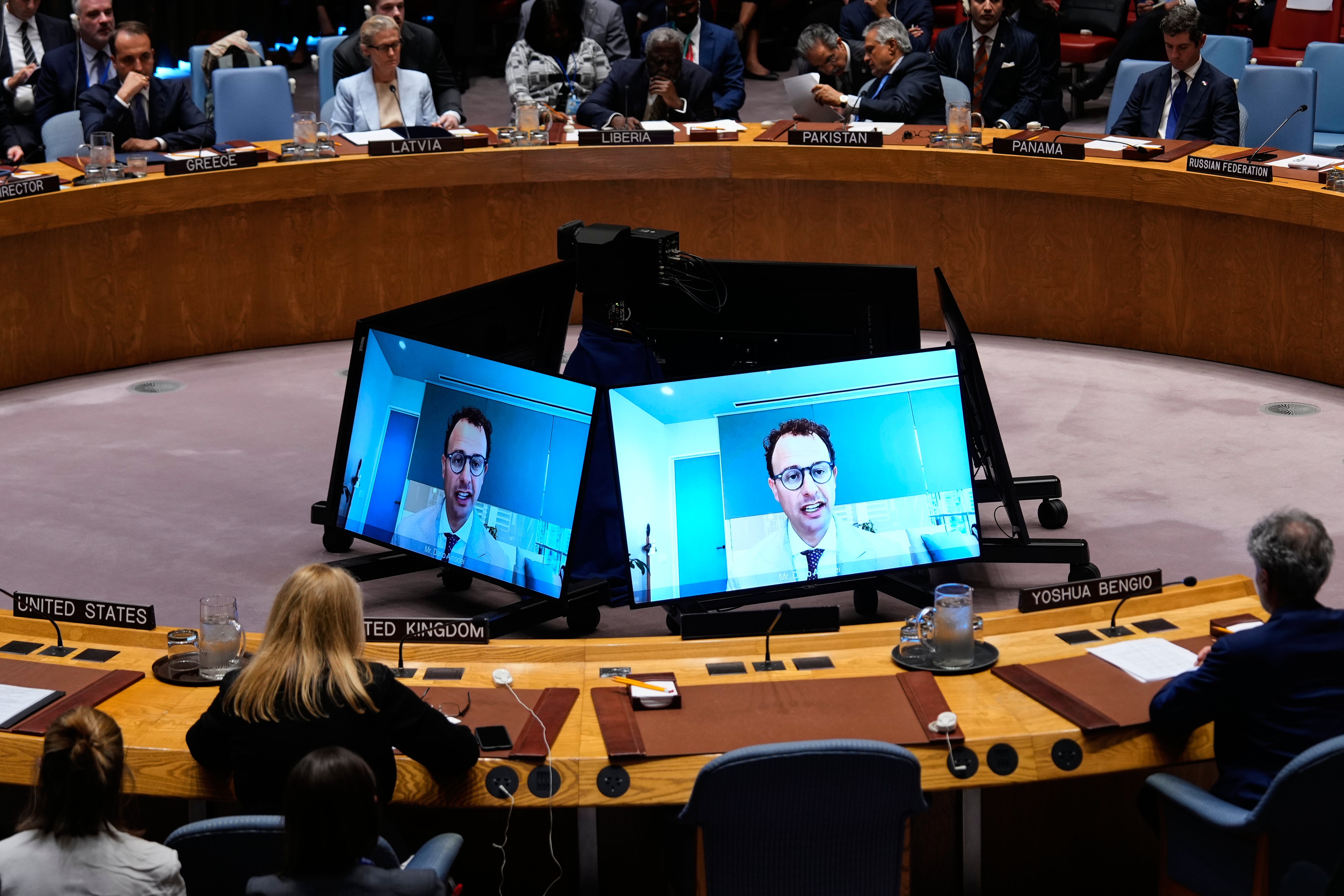 Two AI CEOs Warns that AI could risk humanity if managed poorly 2 OpenAI, Anthropic CEOs call for AI regulation amid their warnings of catastrophe - cleveland.com