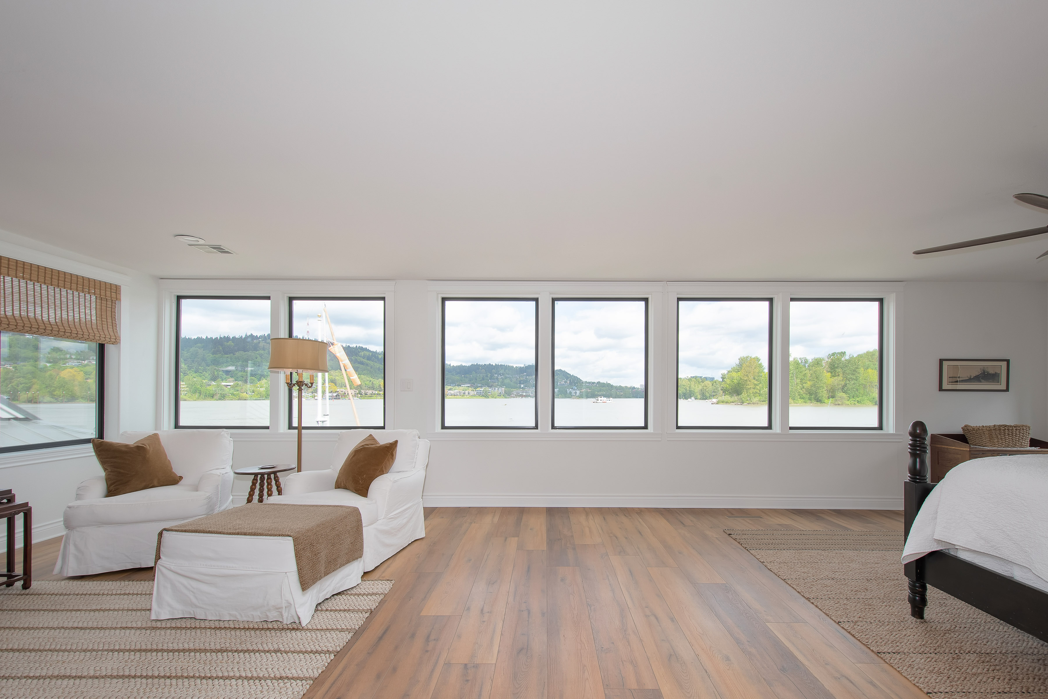 Oregon Yacht Club floating home