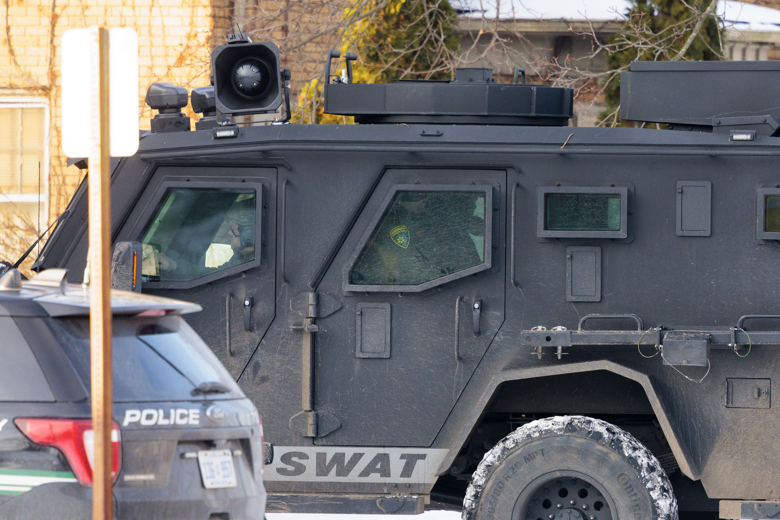 Police standoff with man armed with sword in Ypsilanti enters second ...