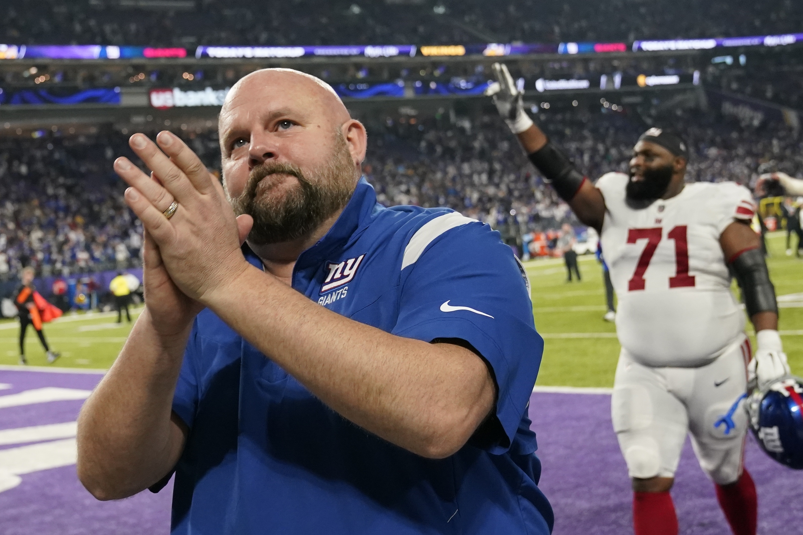 Giants beat Vikings for 1st playoff win in 11 years, advance to play Eagles  