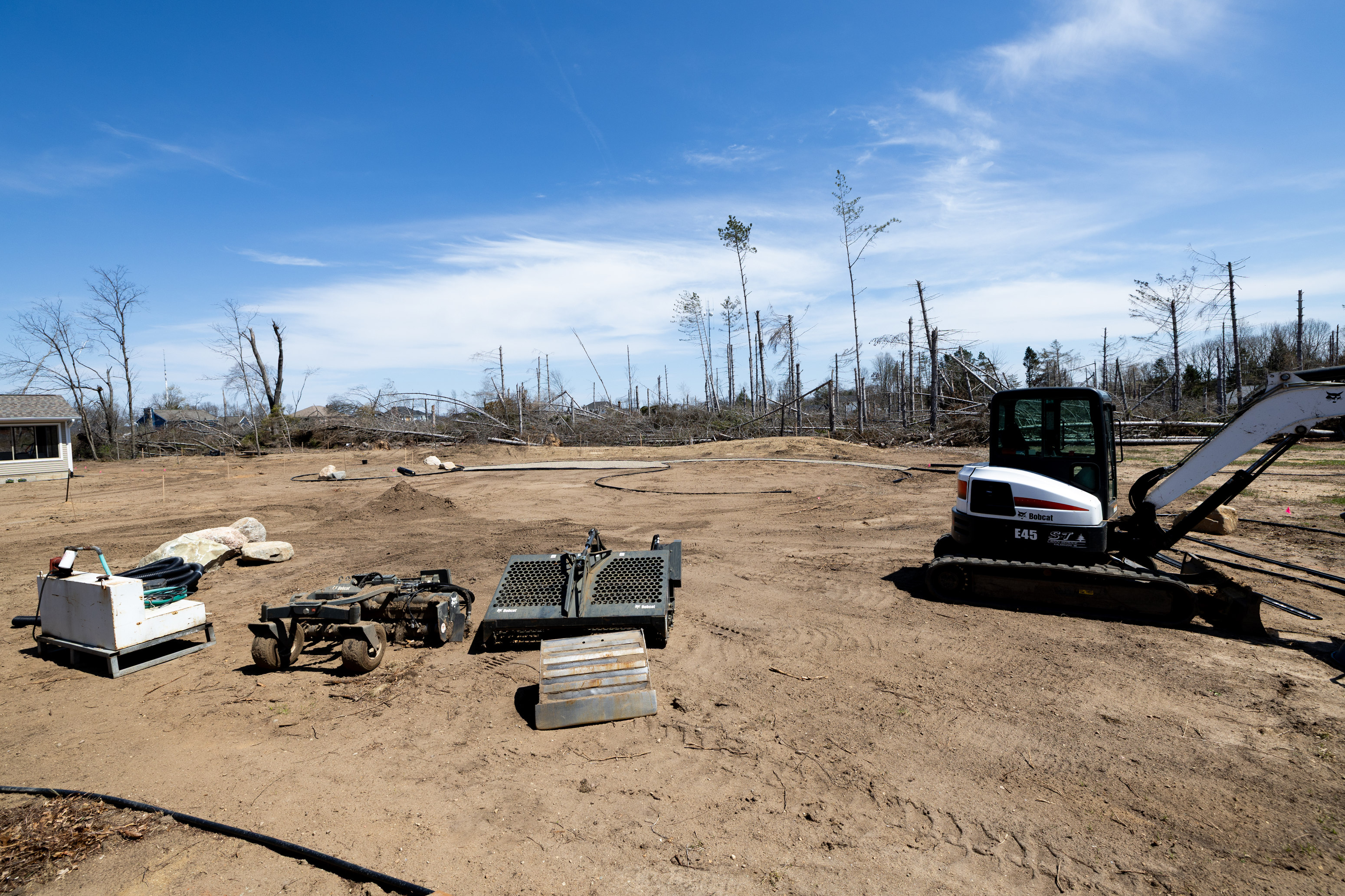 Coyotes move into neighborhood hit by tornado, residents fear for