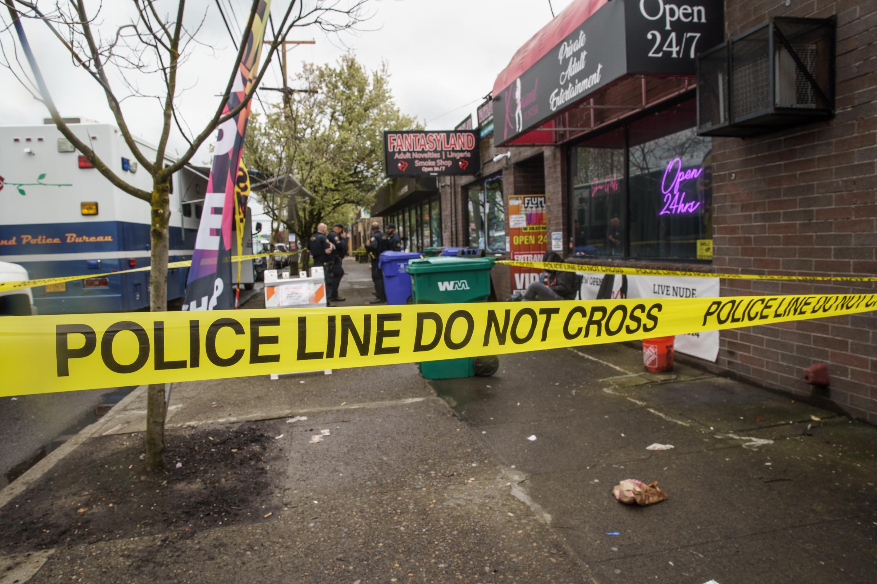 One dead in Fantasyland adult entertainment store shooting in Southeast  Portland - oregonlive.com