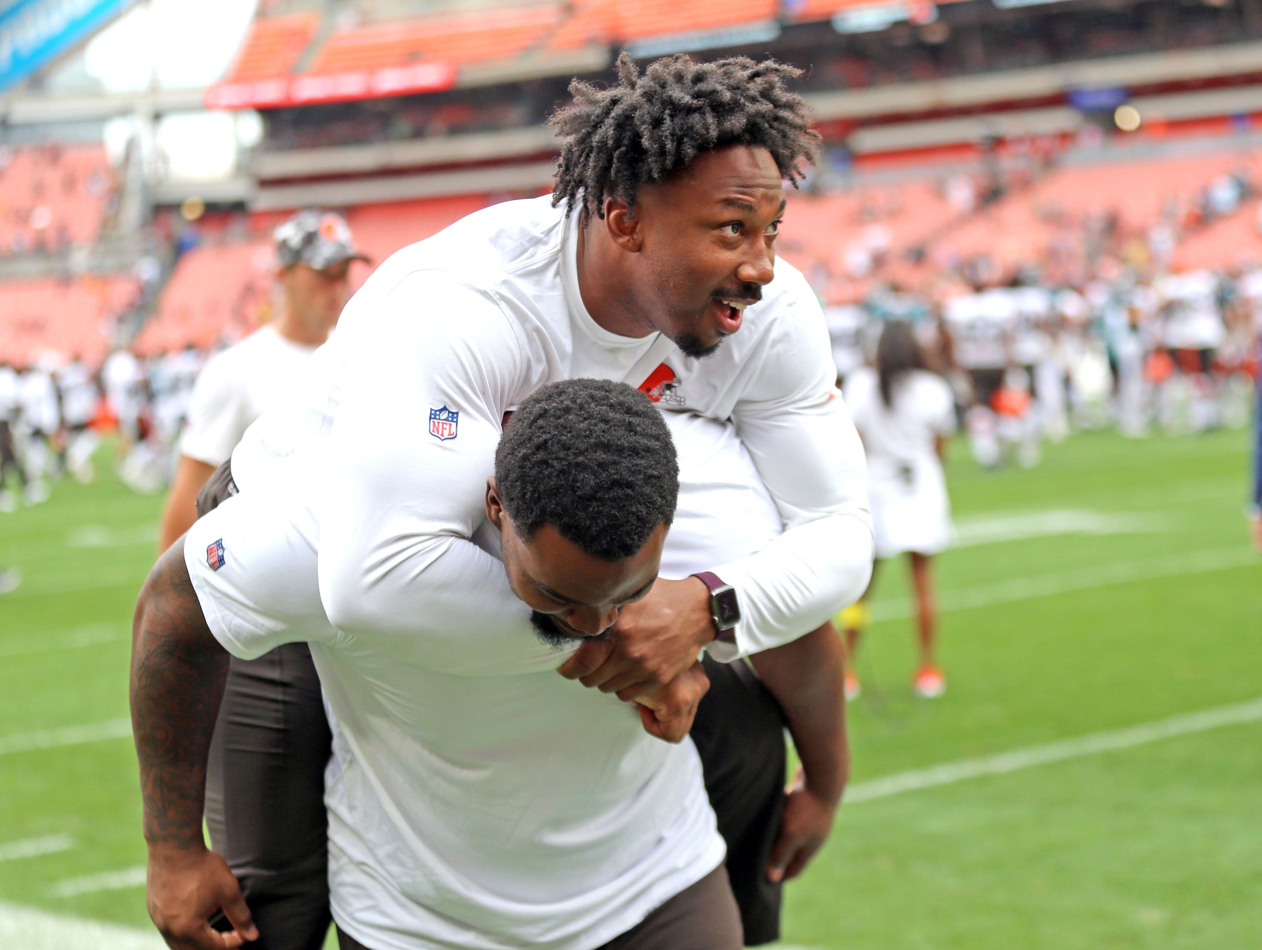 Cleveland Browns defensive tackle Jordan Elliott (90) reacts after