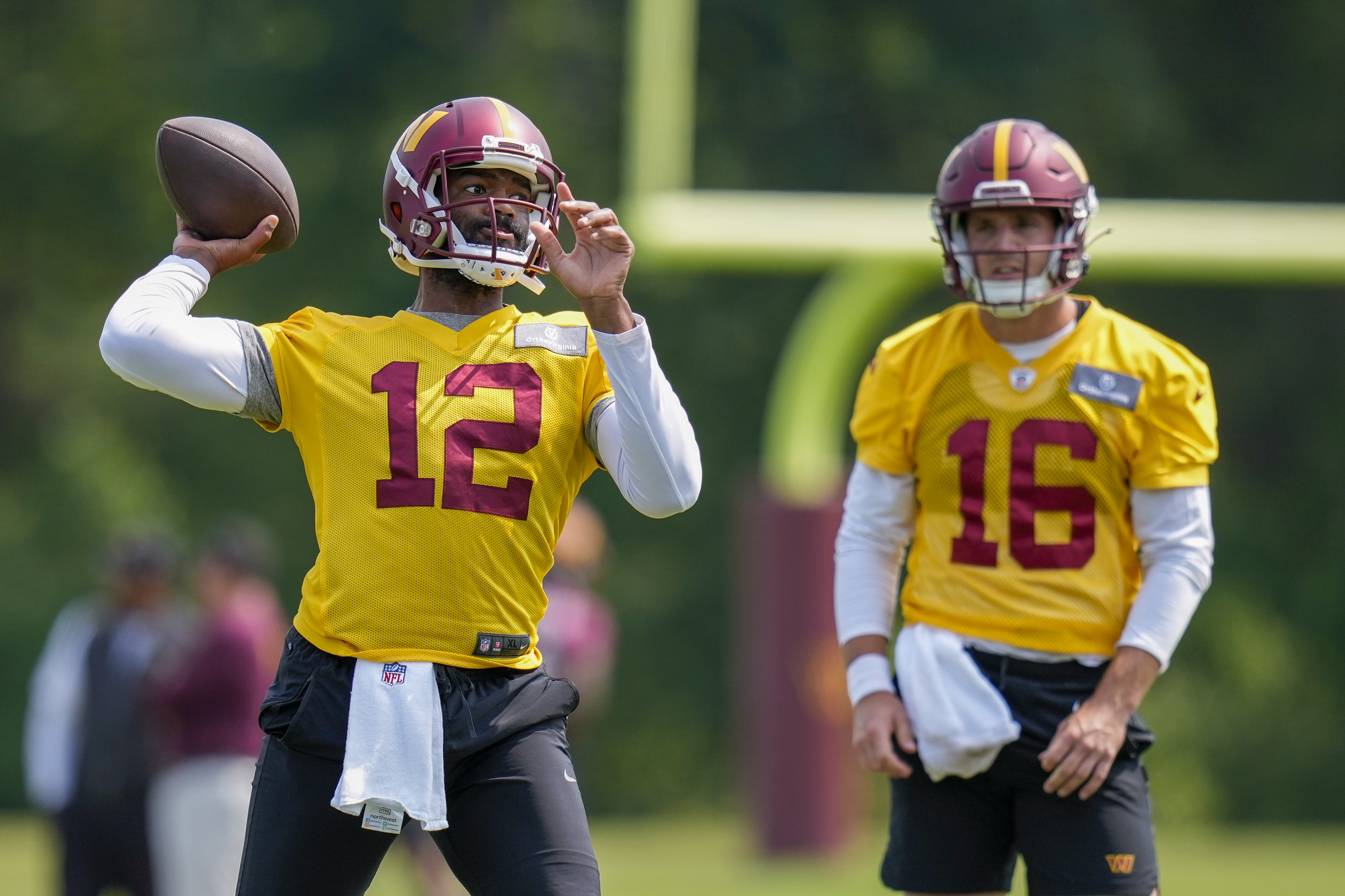 Former Browns QB Jacoby Brissett agrees to sign a 1-year deal with the Washington  Commanders 