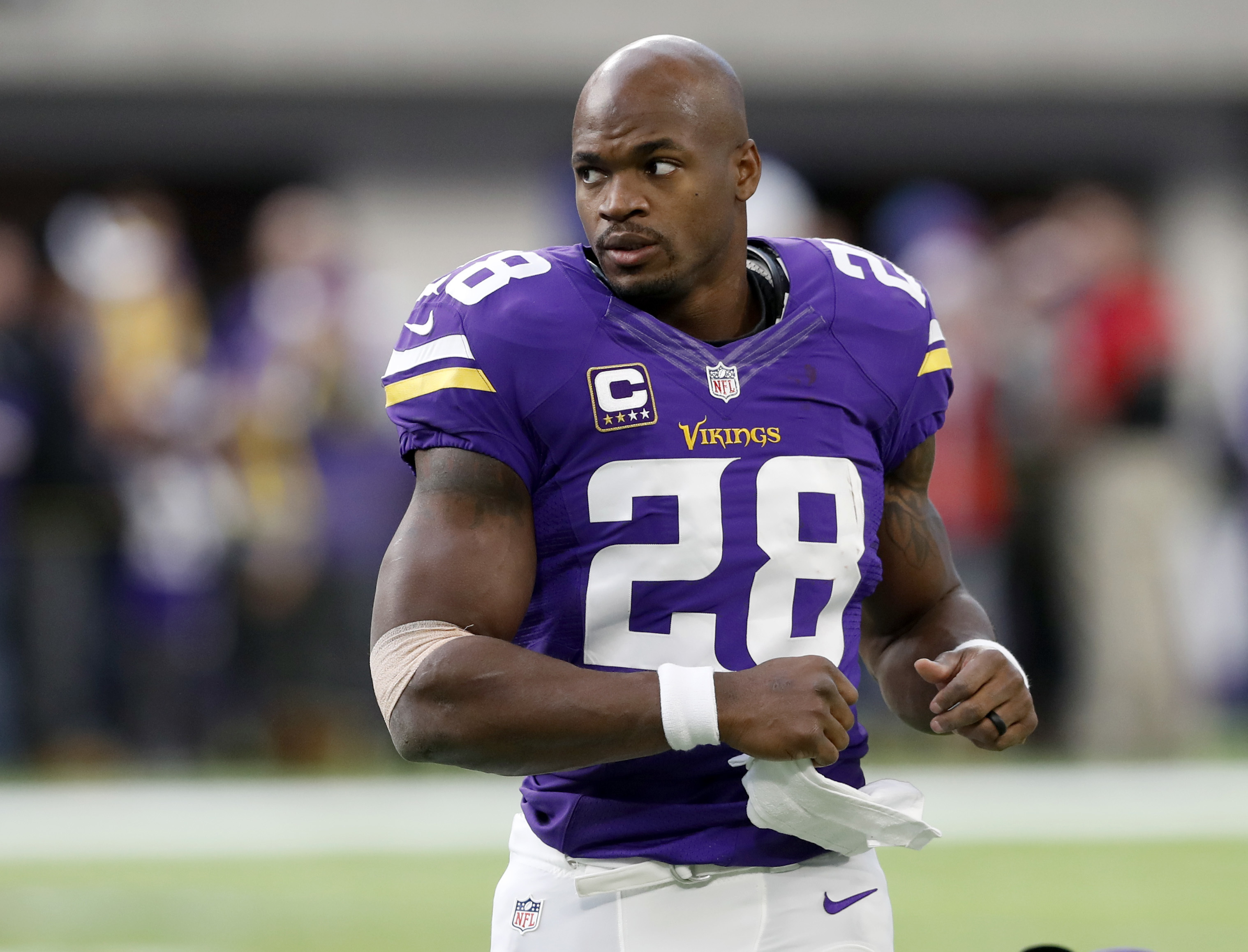 NFL ミネソタバイキングス ピーターソン28 ユニフォーム  サイズM NFL ミネソタバイキングス ピーターソン28 ユニフォーム サイズM