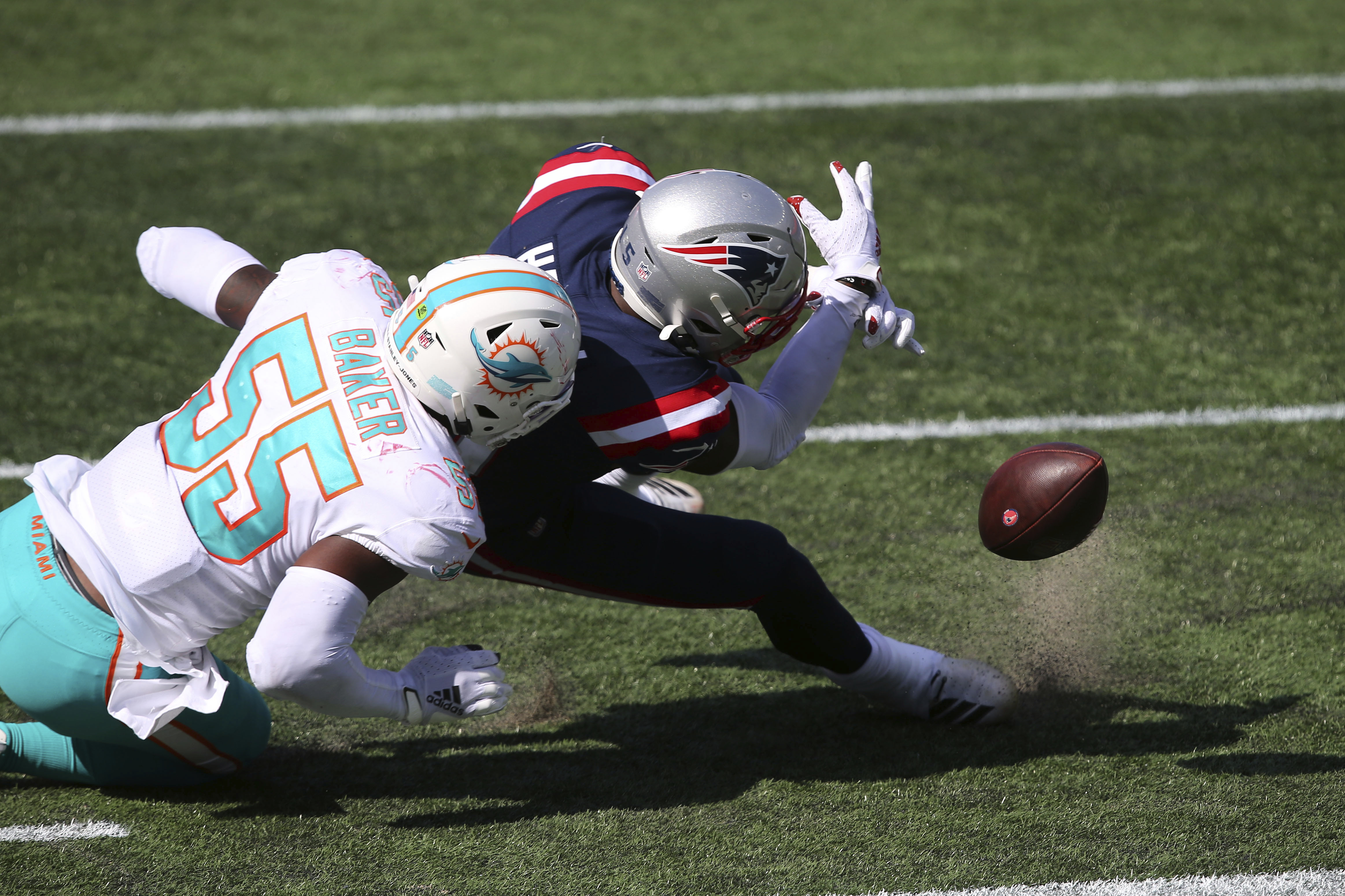 Cam Newton taking a drastically different approach to N'Keal Harry than Tom  Brady did with Patriots