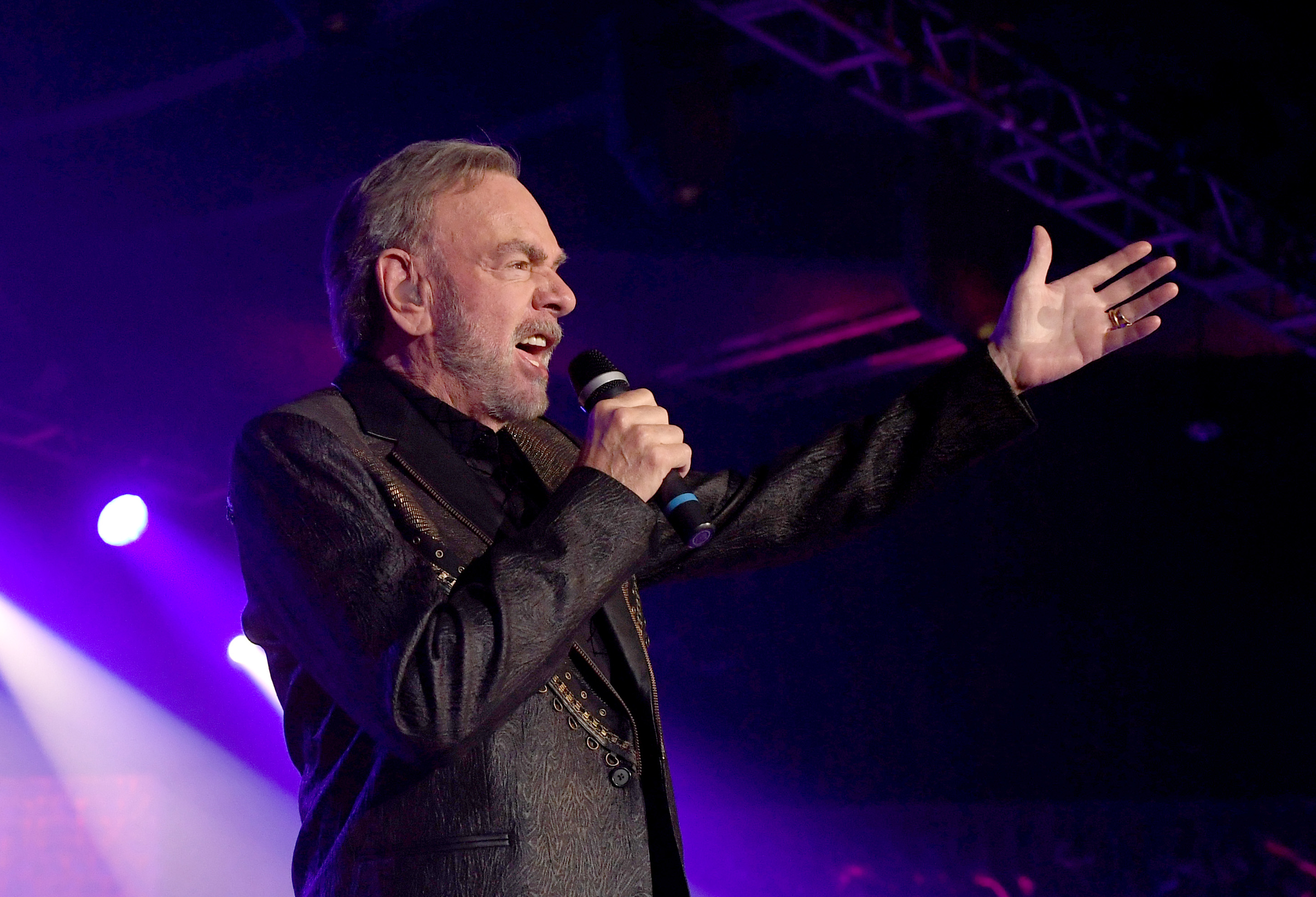 Neil Diamond will croon for 'Caroline' at the Key Sunday